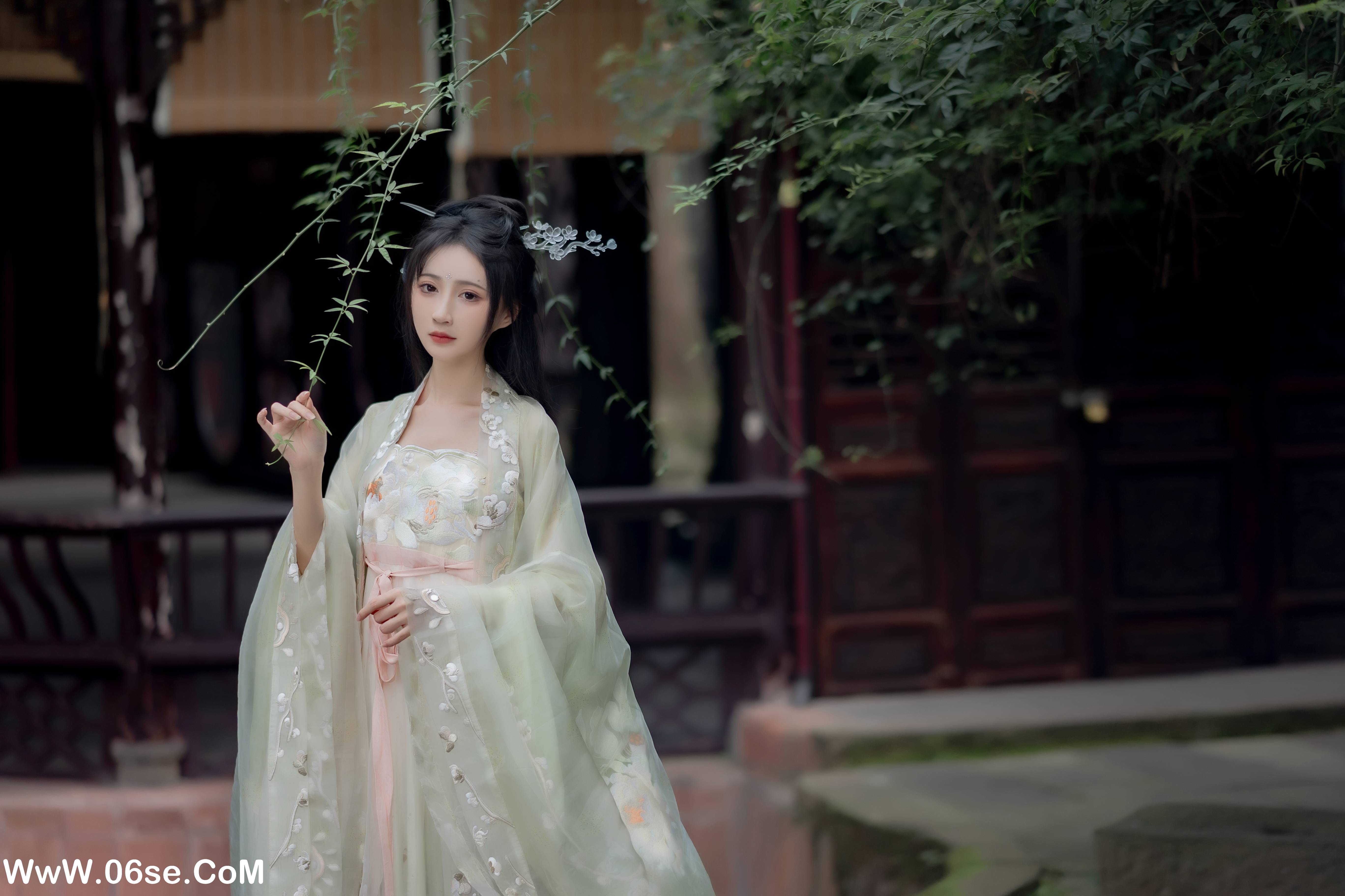图片[22]-[YITUYU艺图语]2022.11.26 拒霜思 -绮罗生的小苏苏-[32+1P／249MB]-六色网