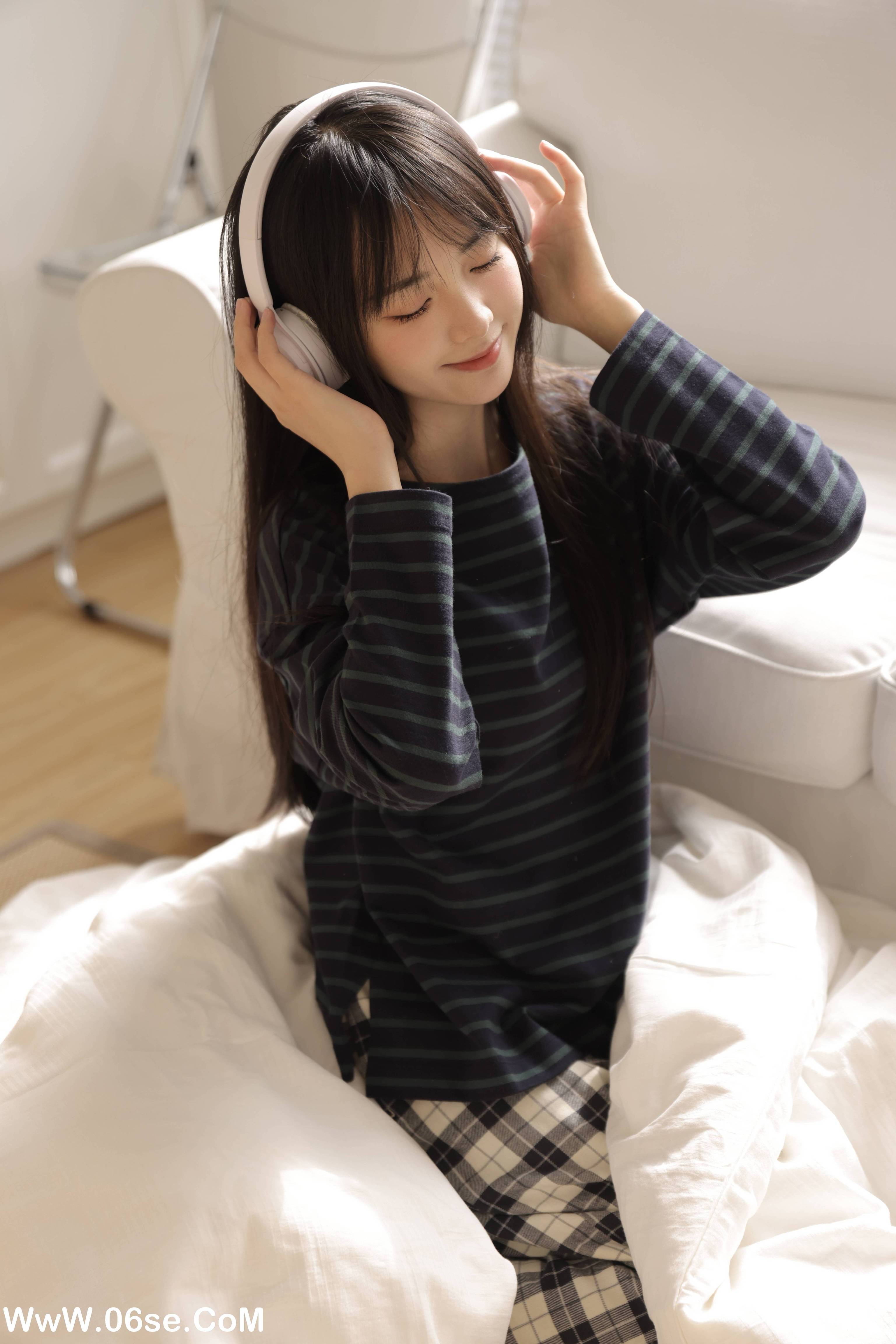 图片[29]-[YITUYU艺图语]2022.12.19 白色 莉莉崽w[30+1P／336MB]-六色网