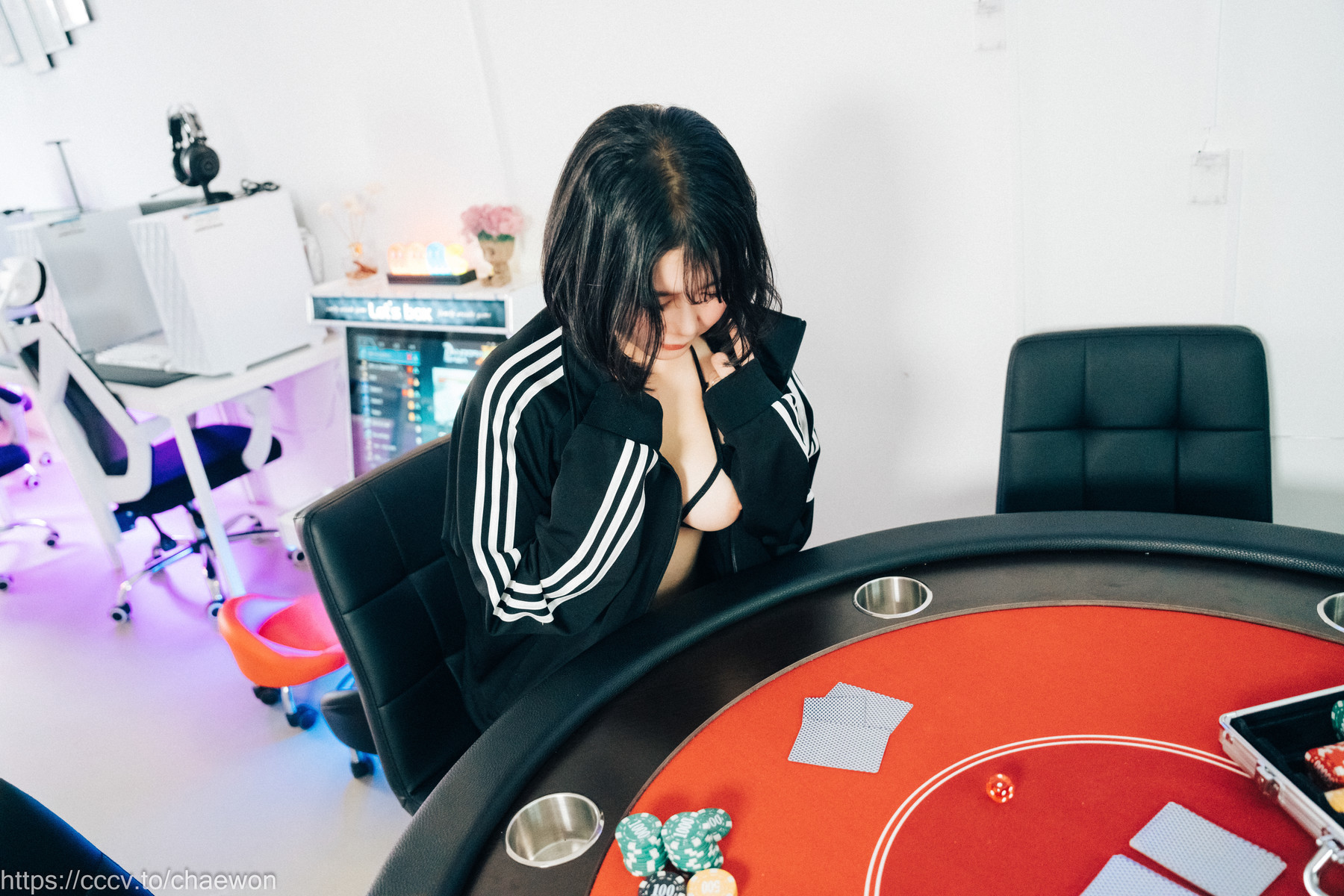 ZIA.Kwon 권지아, [Loozy] PC Room With SP Set.01 33
