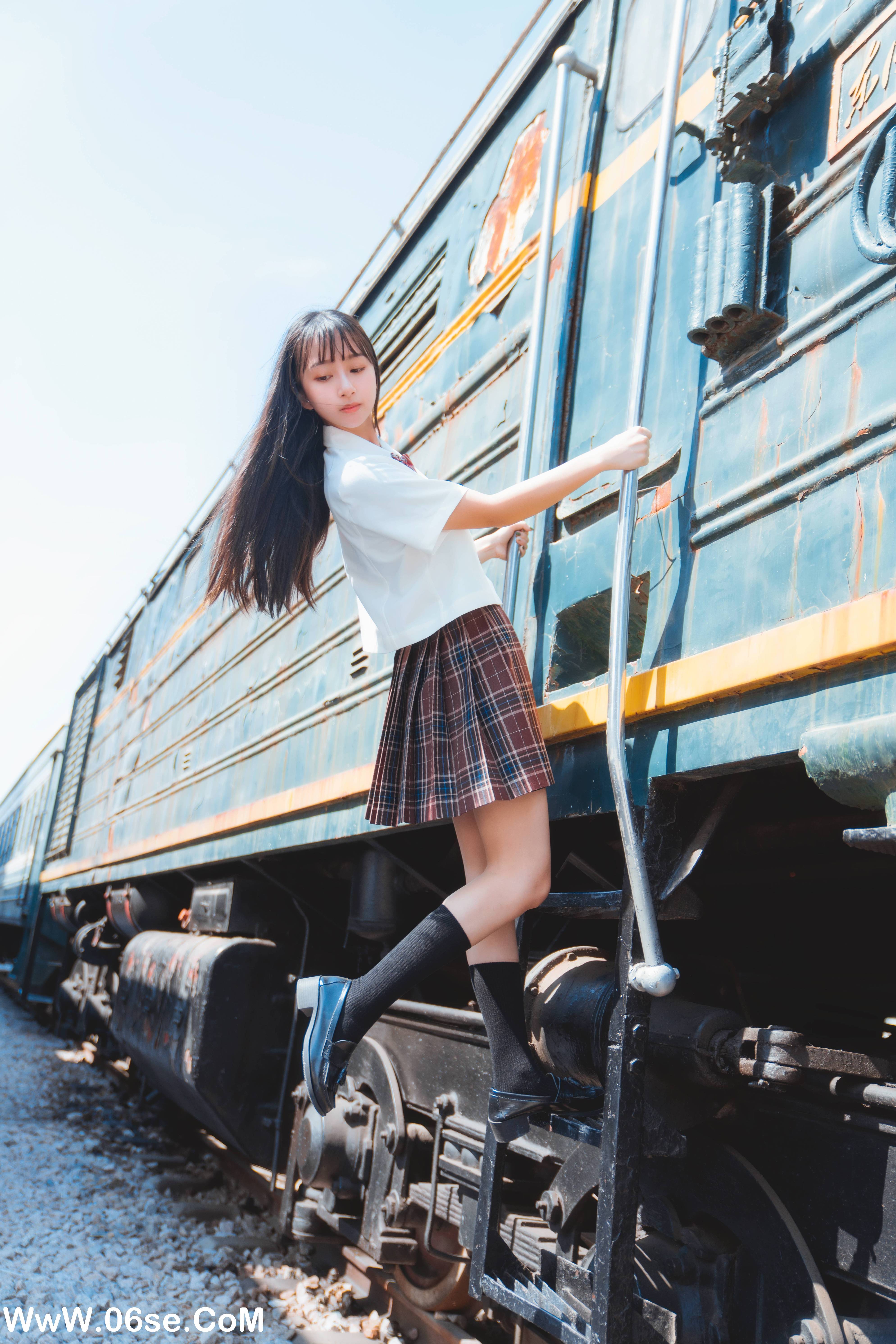 图片[25]-[YITUYU艺图语]2022.05.21 青春列车 鲁鲁羽落子[32P-662.65 MB]-六色网