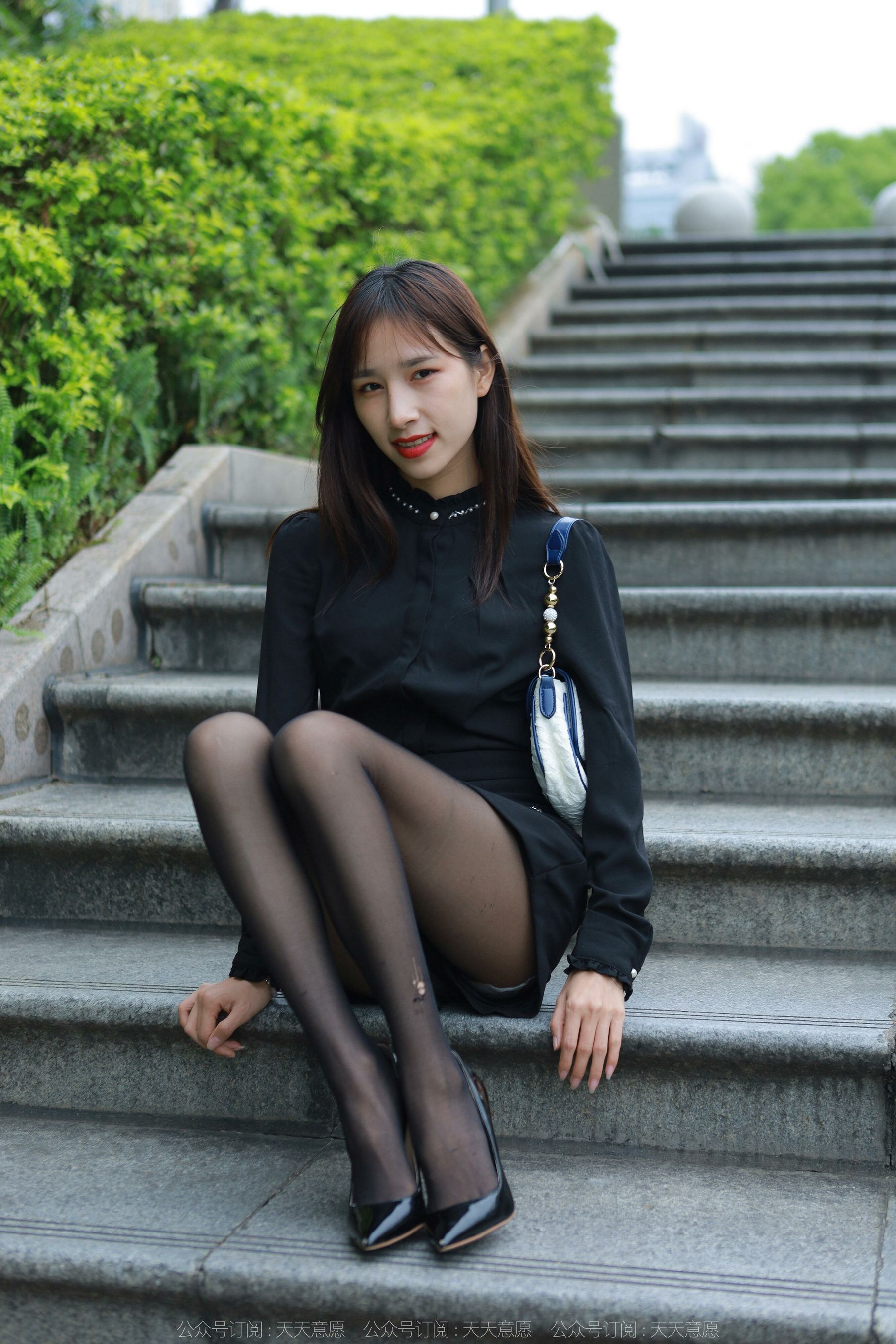 [异思趣向IESS]_模特：美子_《红唇黑丝》-写真图集共85P 3