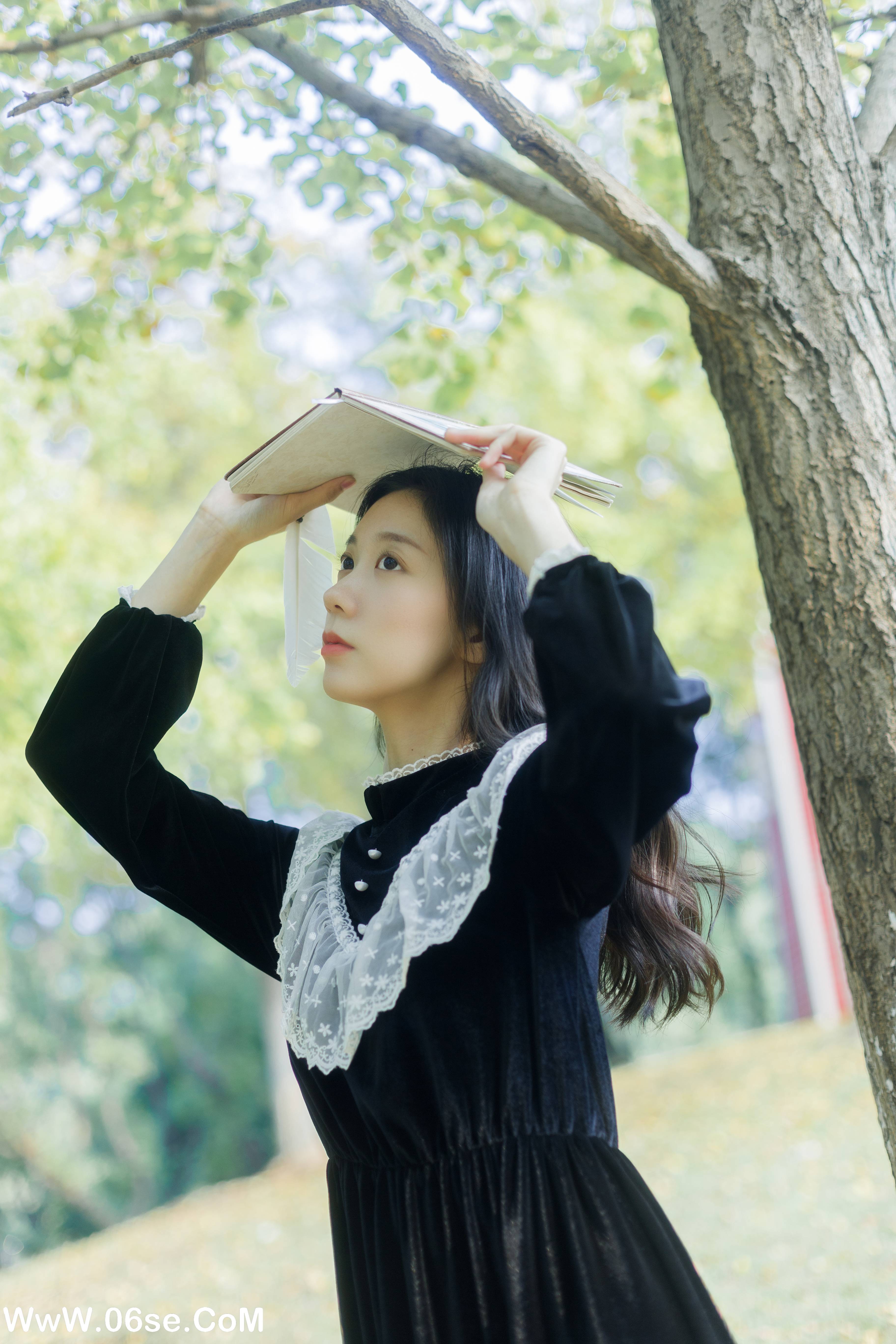 图片[37]-[YITUYU艺图语]2022.11.24 将在初秋寄出 饲猫少女-[38+1P／394MB]-六色网