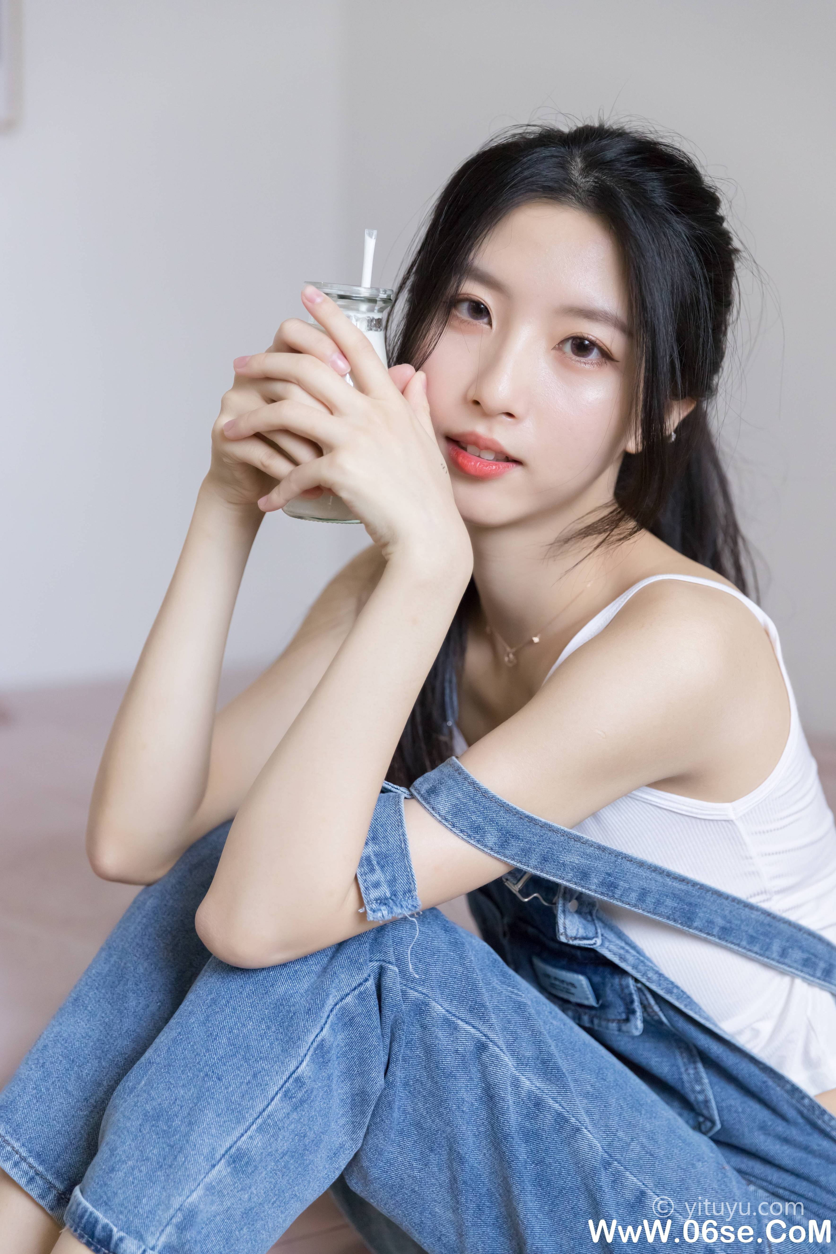 图片[4]-[YITUYU艺图语]2021.04.21 蓝色牛仔裤 小铟[24+1P／293MB]-六色网