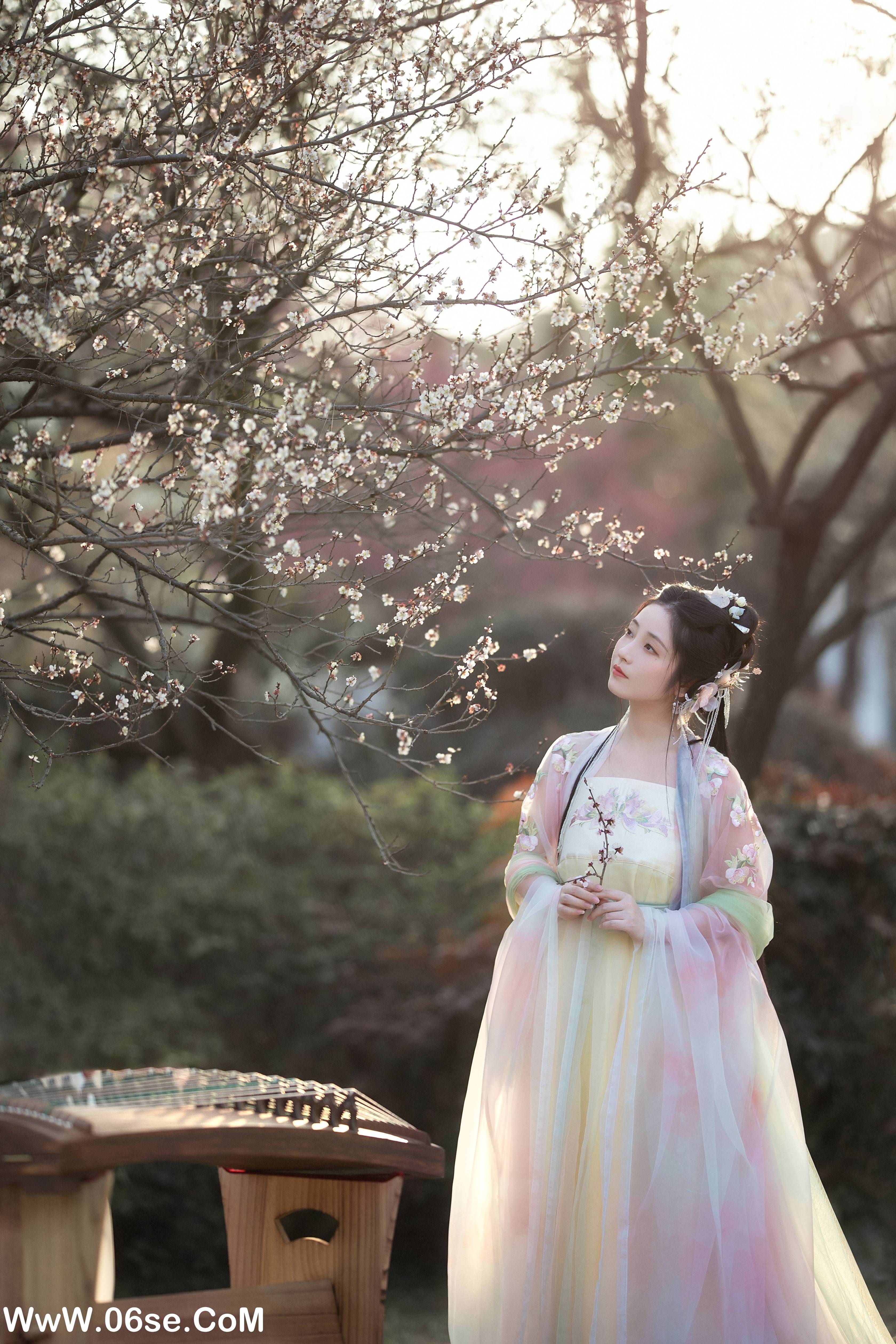 图片[15]-[YITUYU艺图语]2022.06.04 暗香 小温暖想要个大太阳[22P-374.38MB]-六色网