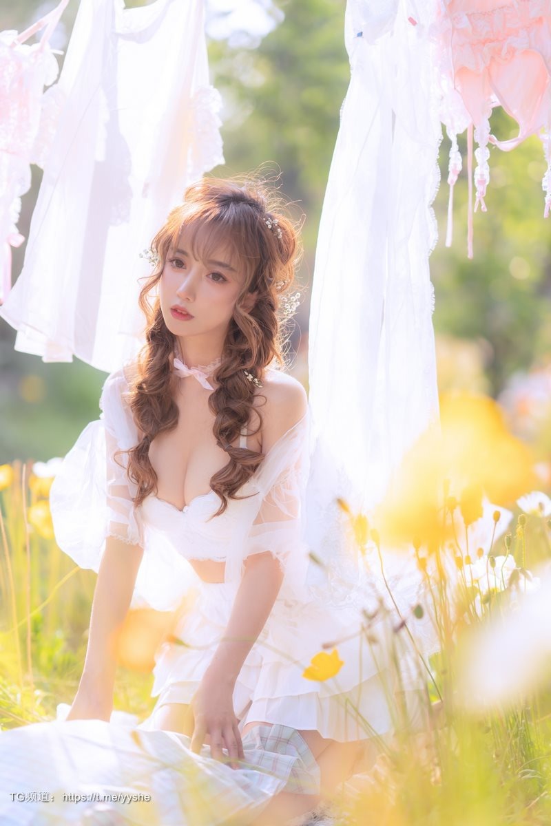 [Cos]过期米线线喵 NO - 晒衣服 [41P] 16