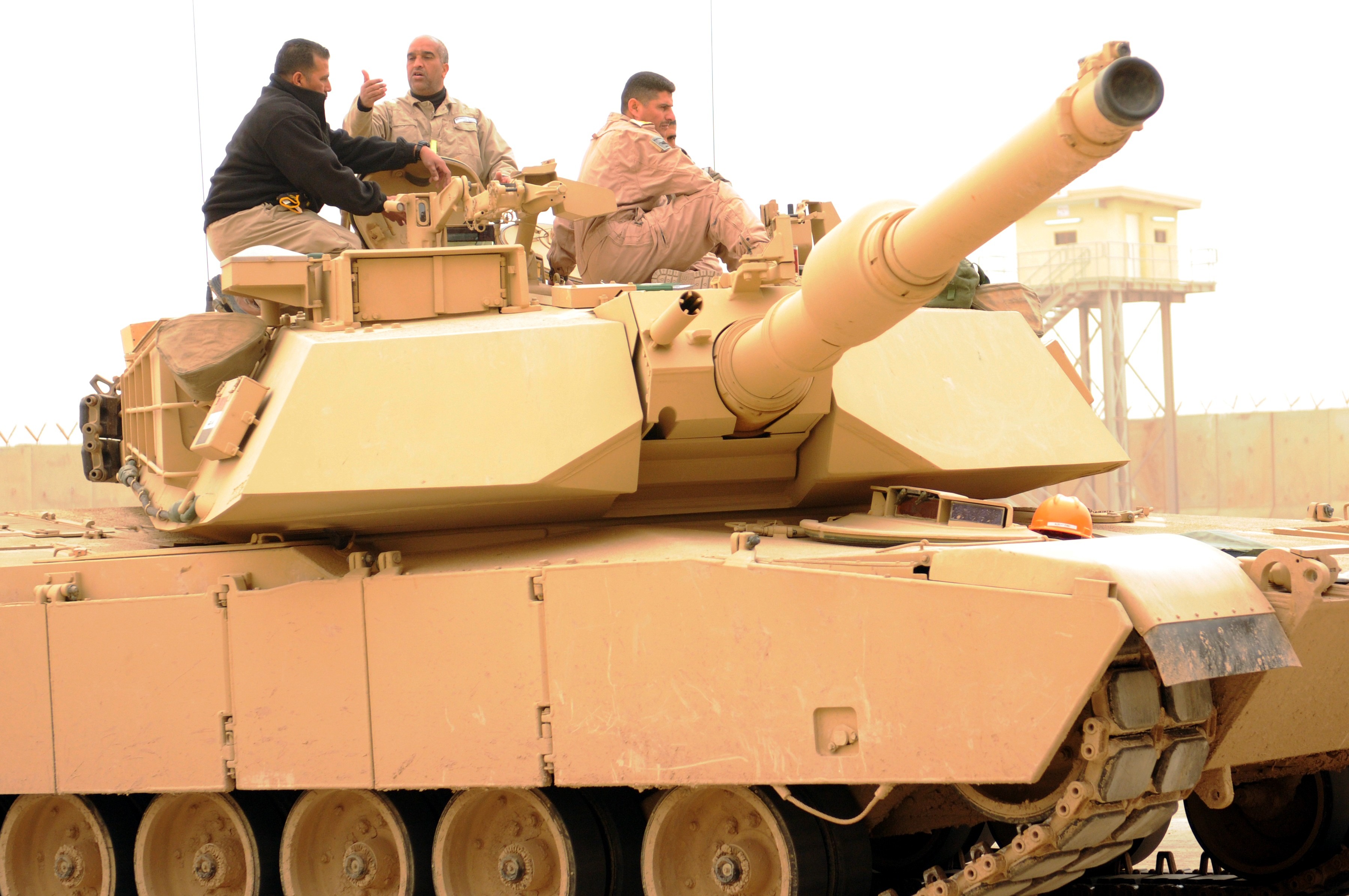 Сколько стоит танк абрамс в рублях. M1 Абрамс САЗ. Иракский m1a1 Abrams. Iraqi Army m1a1. M1a2 Abrams Iran.