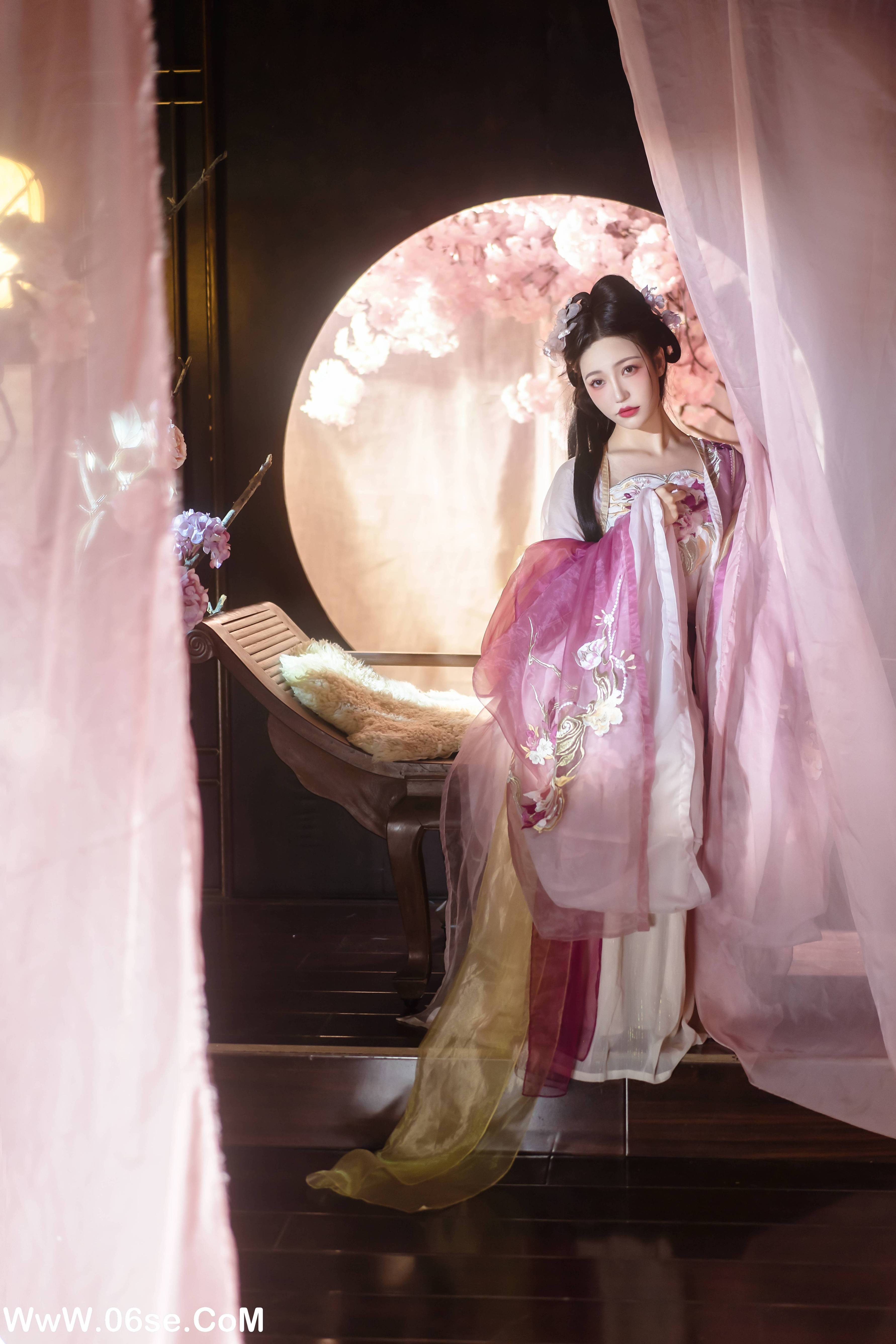 图片[20]-[YITUYU艺图语]2022.11.26 醉花酿 小田月嘉[26+1P／596MB]-六色网