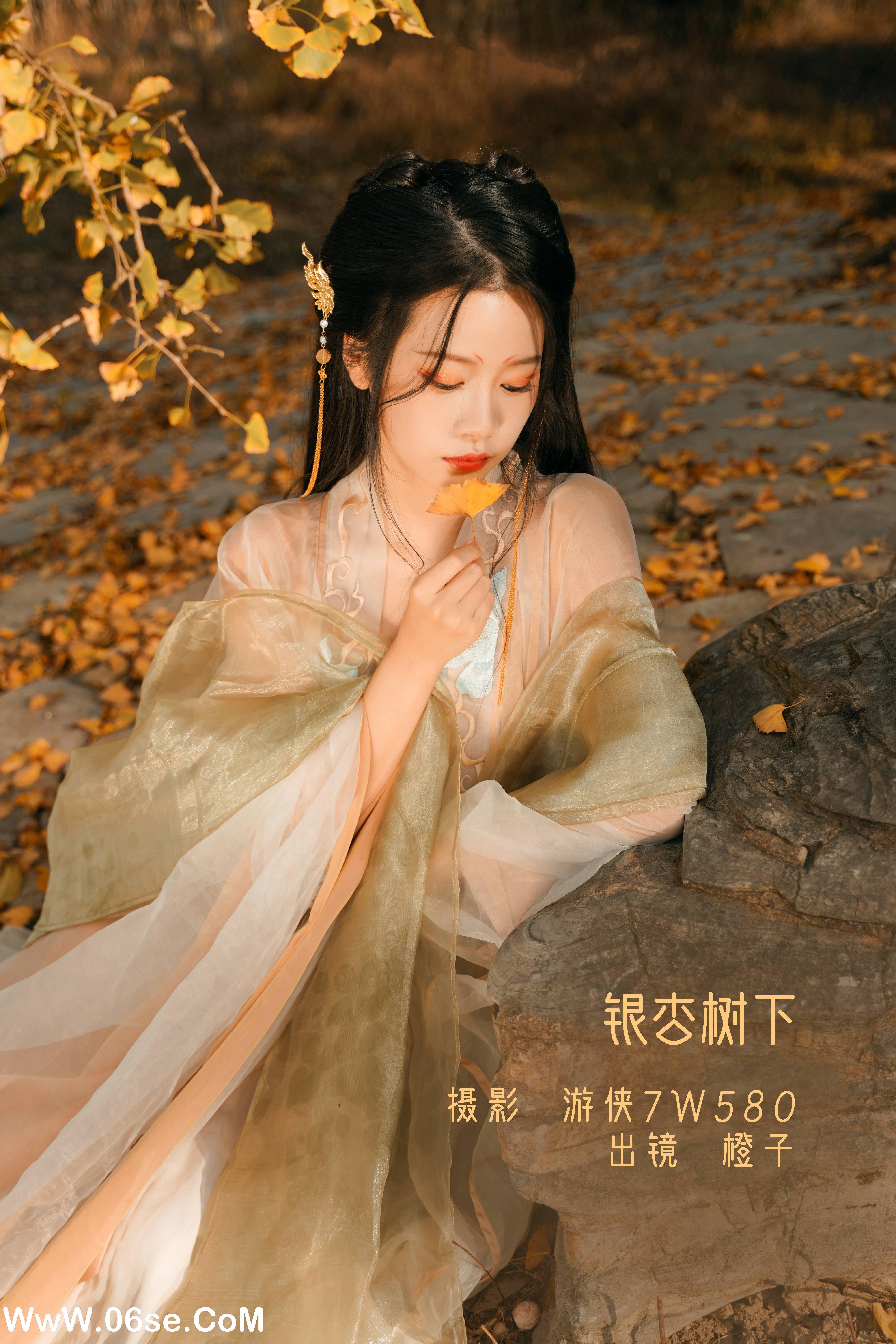 [YITUYU艺图语]2022.12.12 银杏树下 旺旺小小舒[38+1P／467MB]-六色网