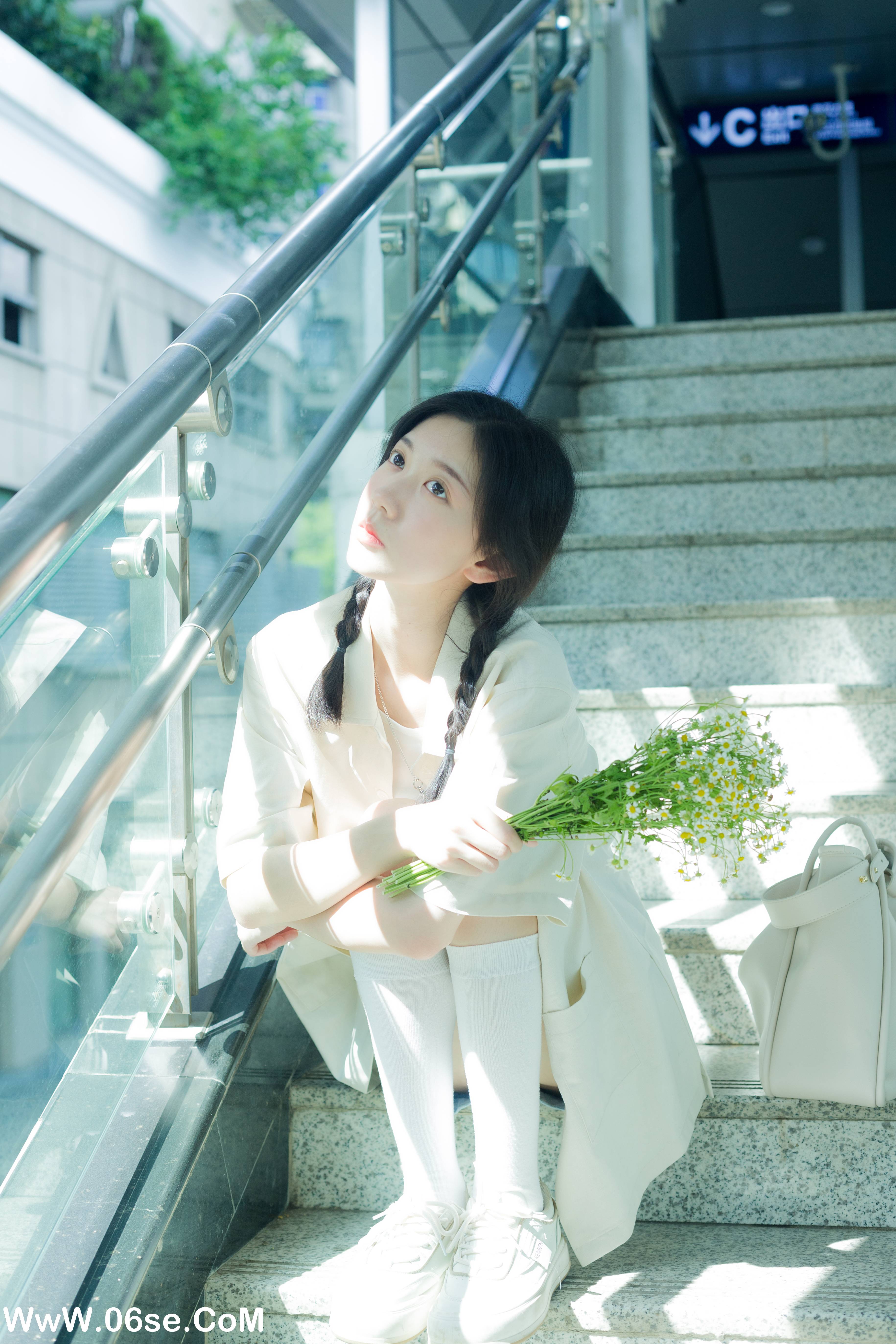 图片[26]-[YITUYU艺图语]2022.08.22 地铁奇遇记 饲猫少女-[38+1P／340MB]-六色网