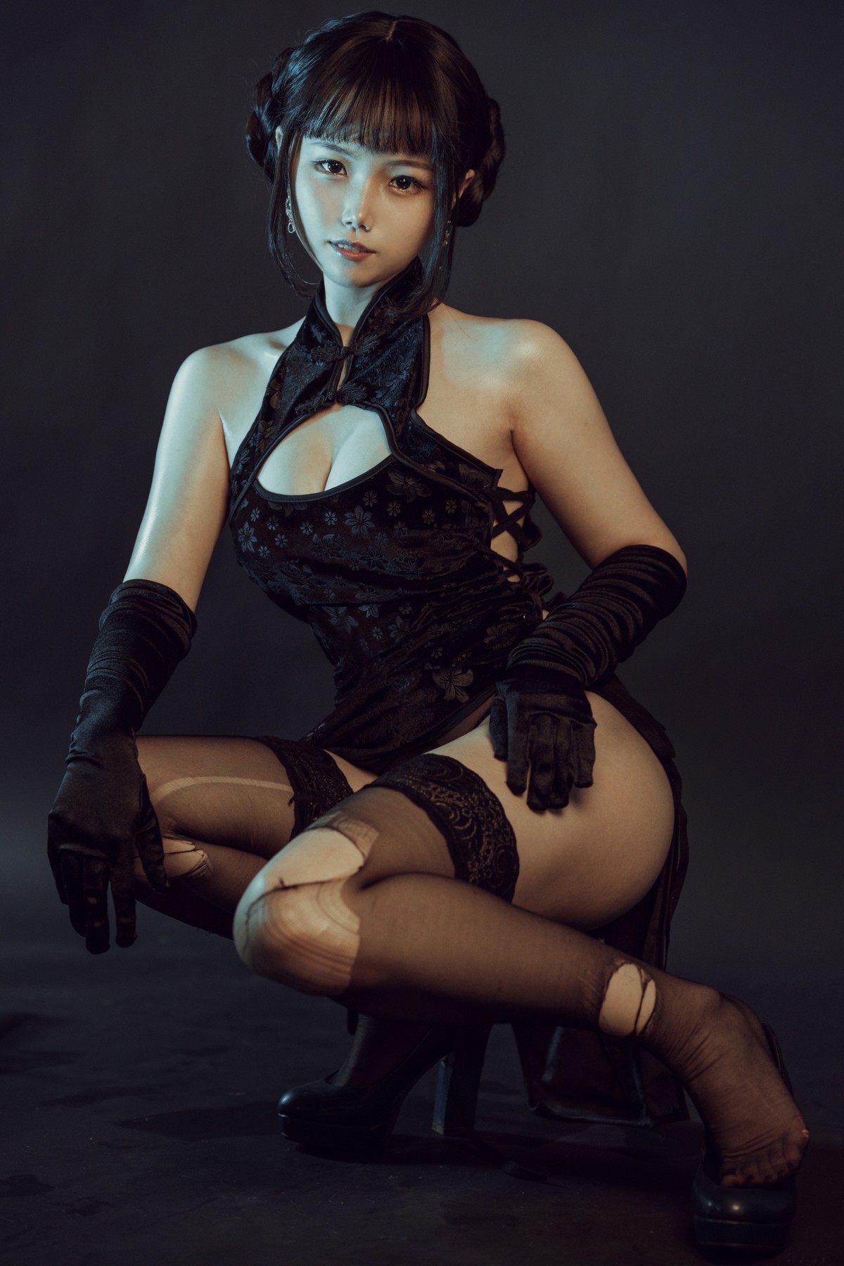 Cosplay 七月喵子 穿旗袍耍剑 15