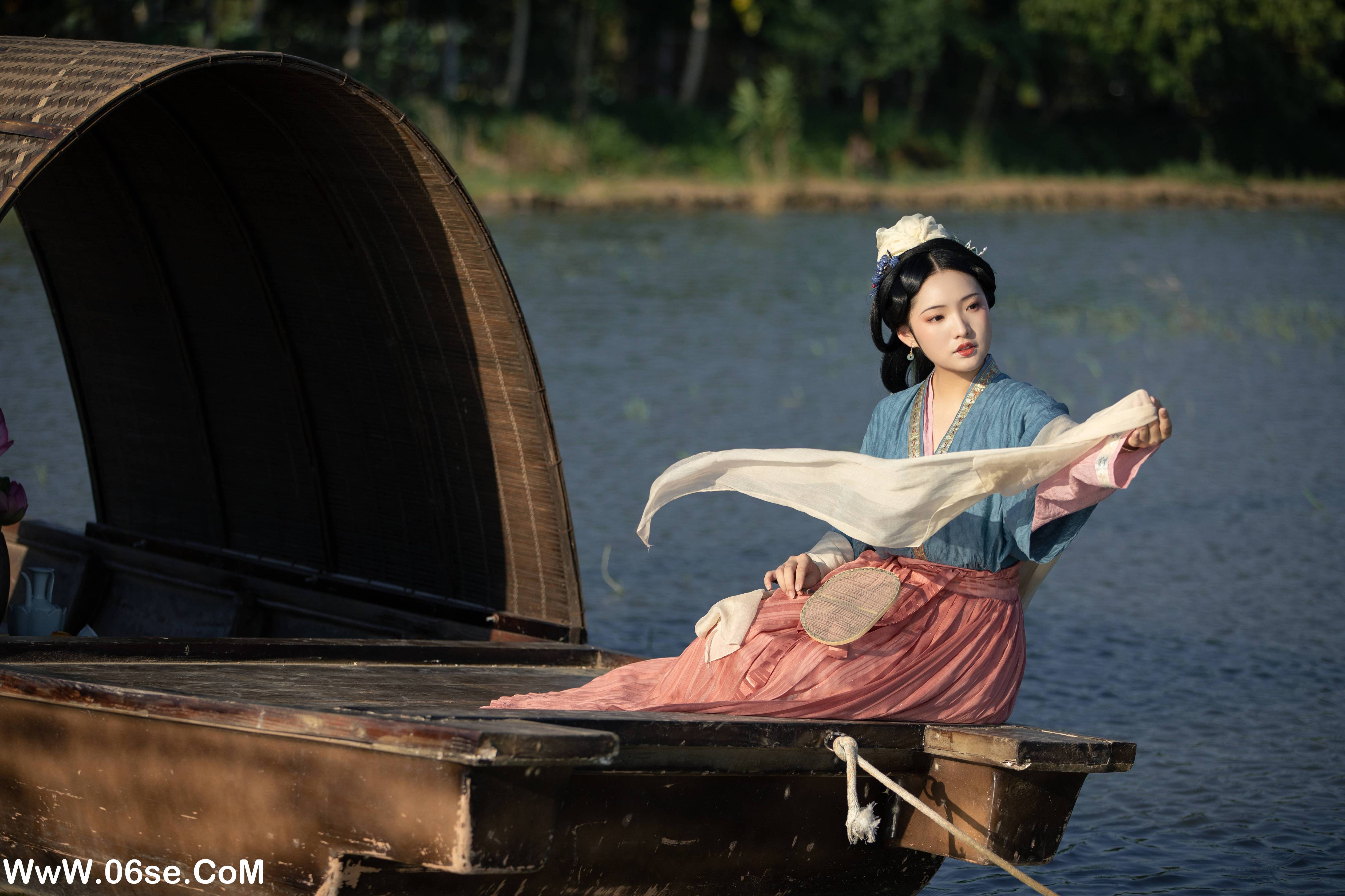 图片[19]-[YITUYU艺图语]2022.11.09 游湖 保卫萝卜的阿叽[35+1P／520MB]-六色网