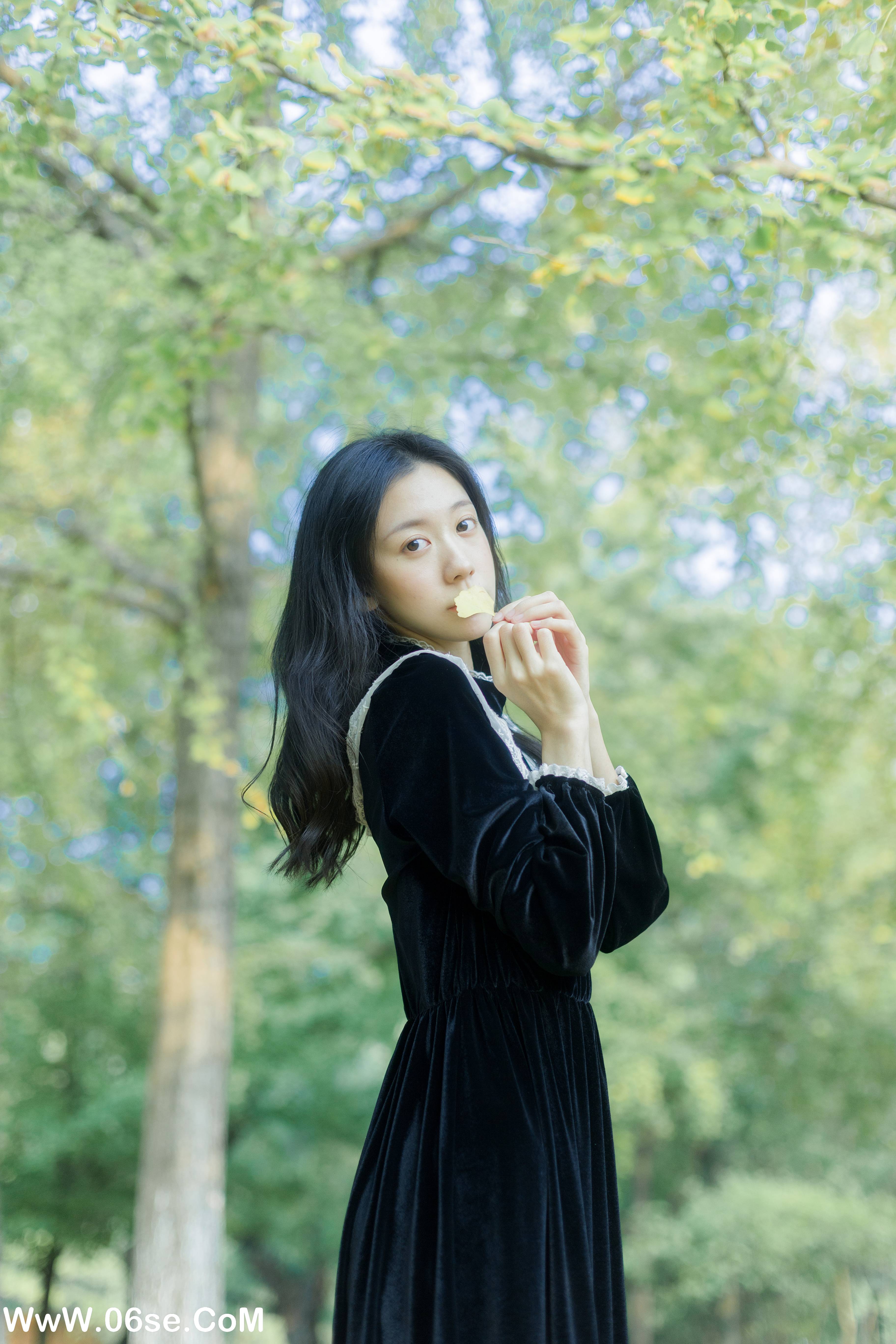 图片[17]-[YITUYU艺图语]2022.11.24 将在初秋寄出 饲猫少女-[38+1P／394MB]-六色网