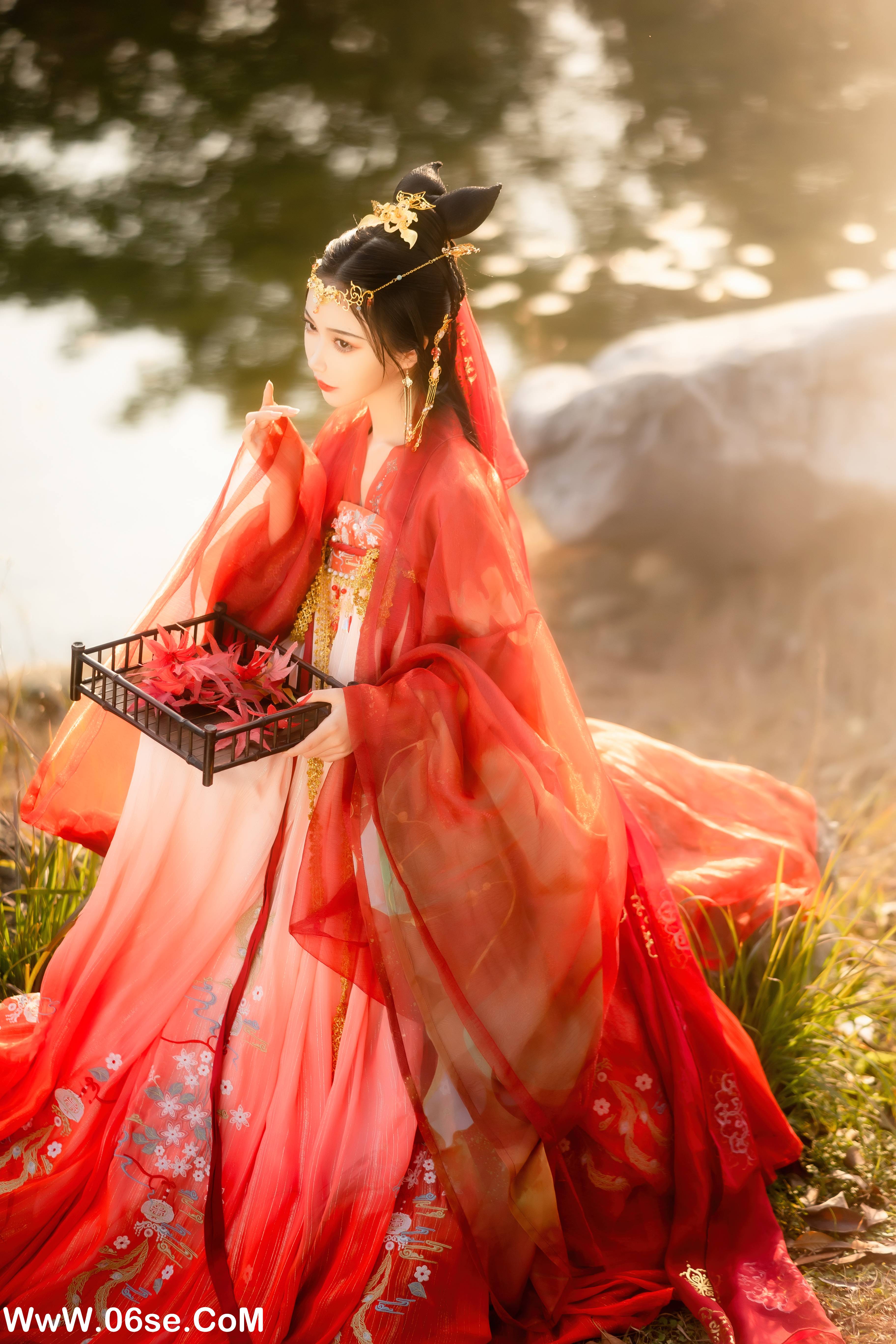 图片[11]-[YITUYU艺图语]2022.11.03 枫霜尽 -绮罗生的小苏苏-[28+1P／240MB]-六色网