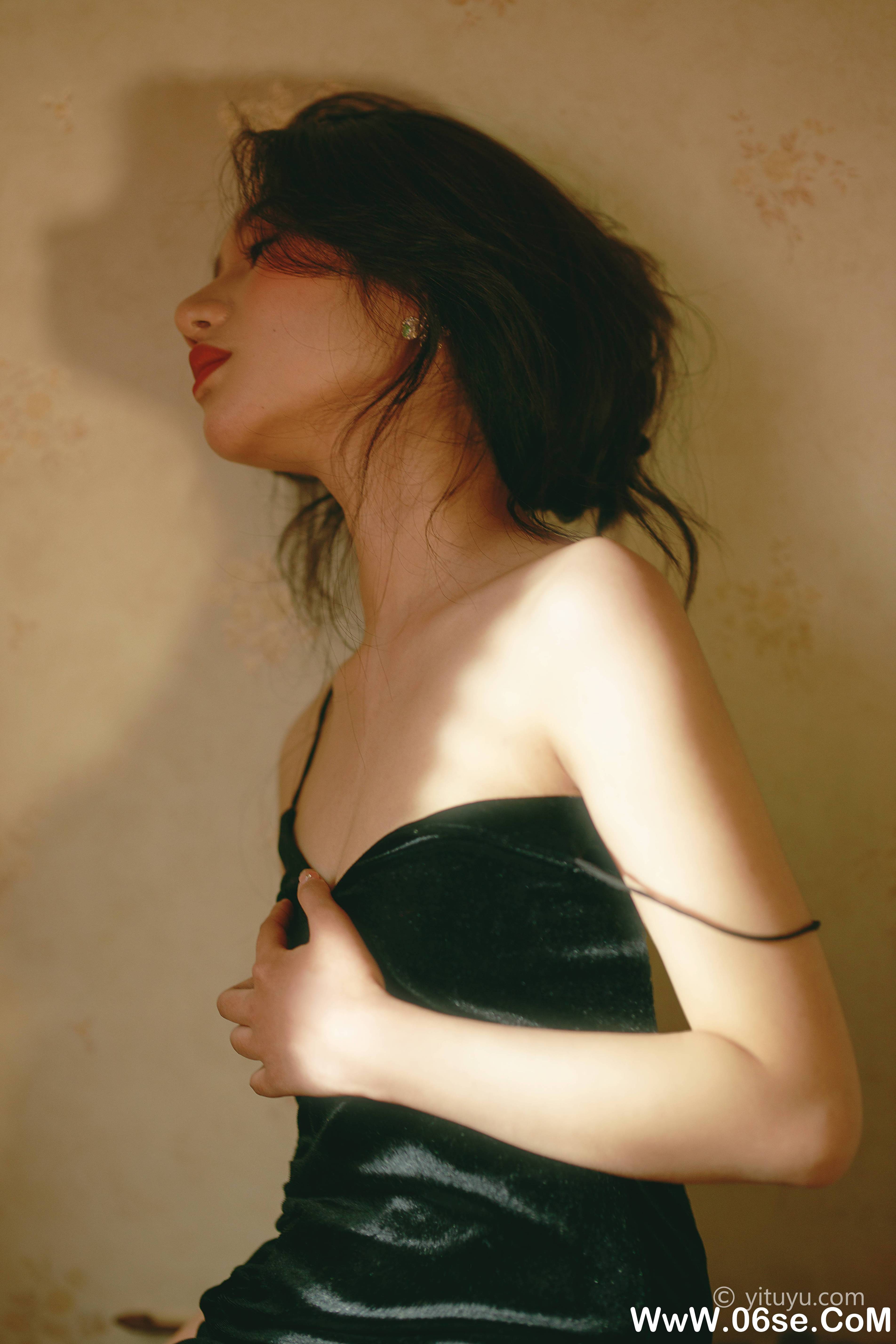 图片[23]-[YITUYU艺图语]2021.03.22 女人花 雯雯[33+1P／666MB]-六色网
