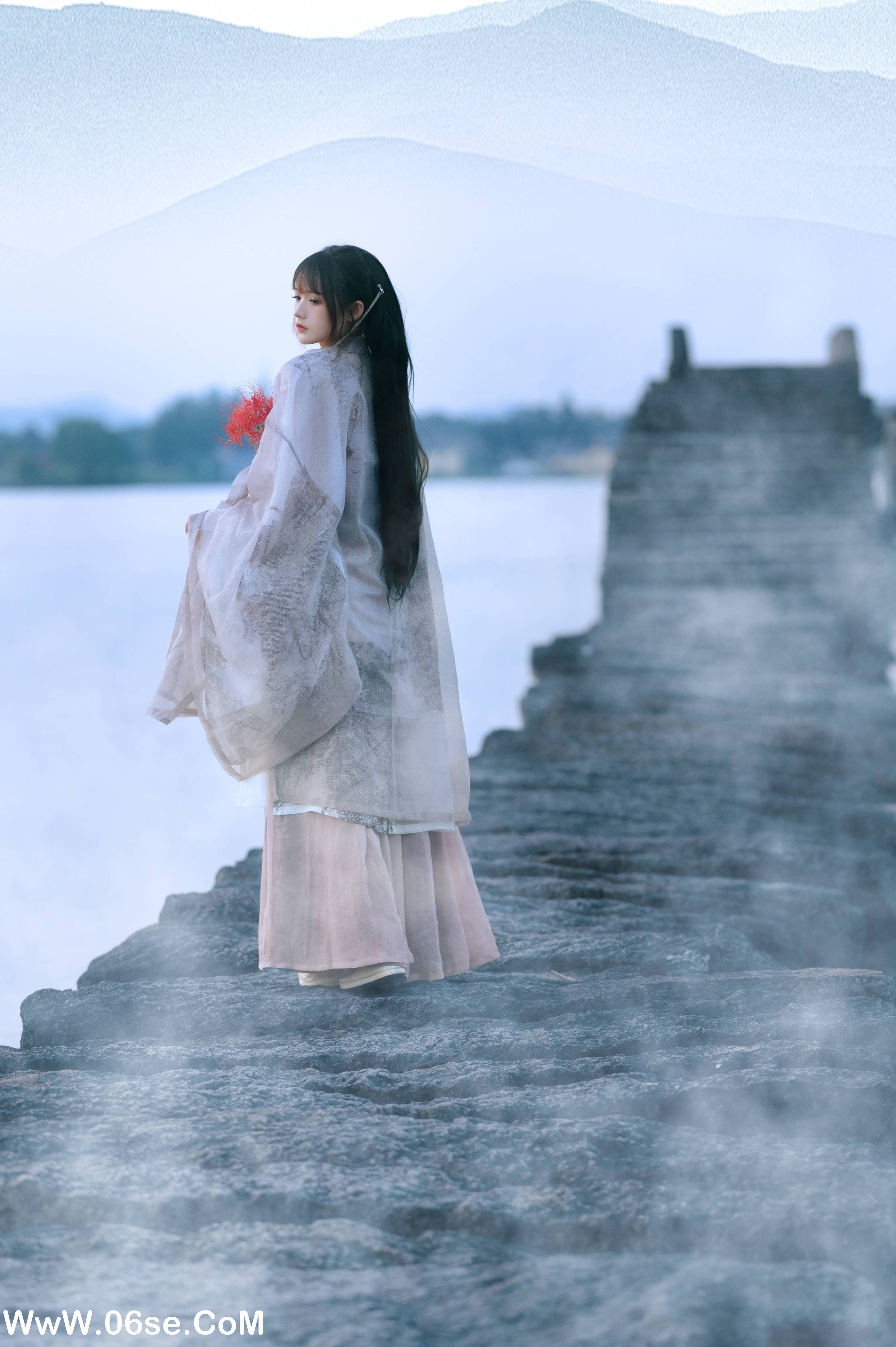 图片[20]-[YITUYU艺图语]2022.07.15 暮空照水 兔子Zzz不吃胡萝卜[31+1P／341MB]-六色网