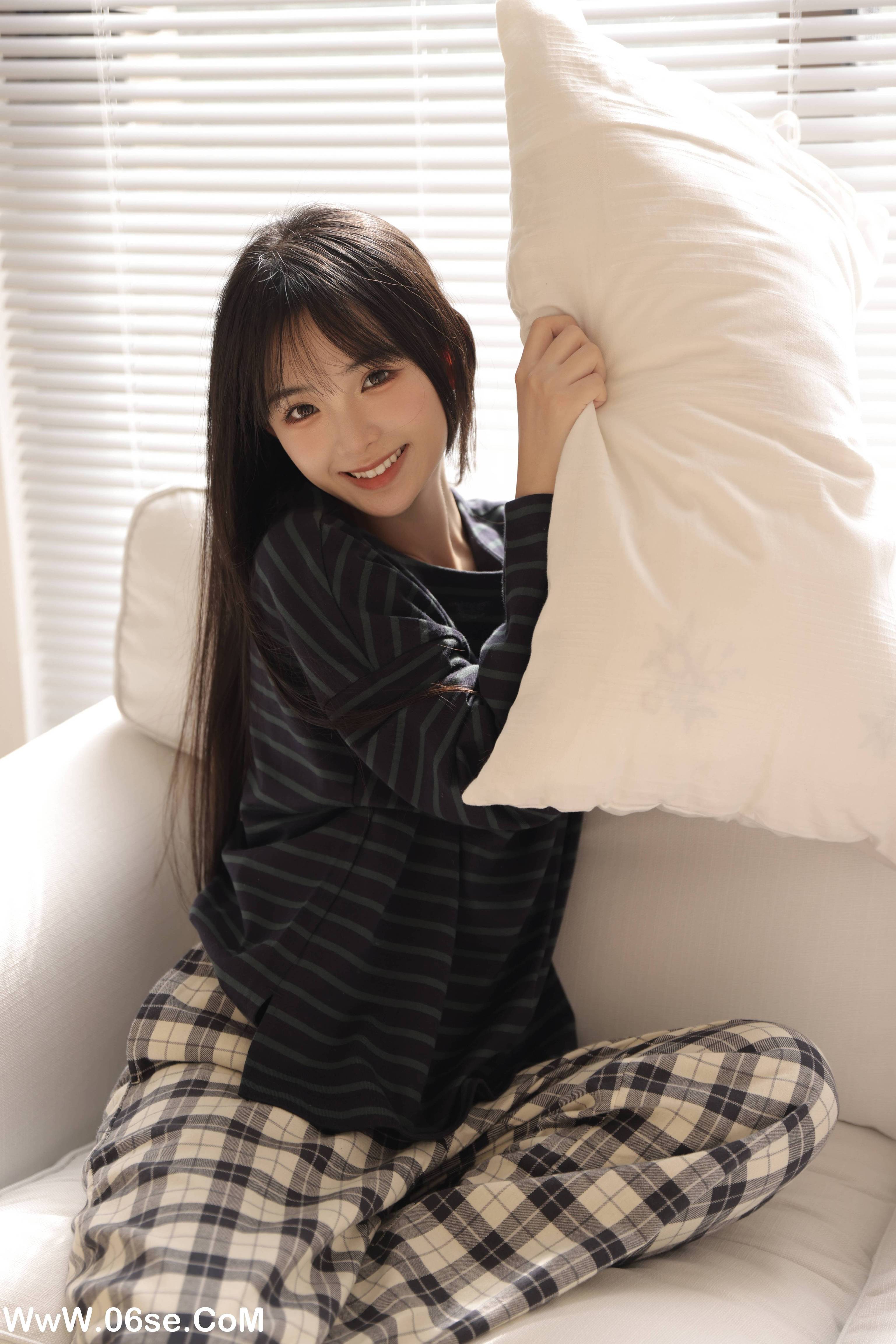 图片[18]-[YITUYU艺图语]2022.12.19 白色 莉莉崽w[30+1P／336MB]-六色网