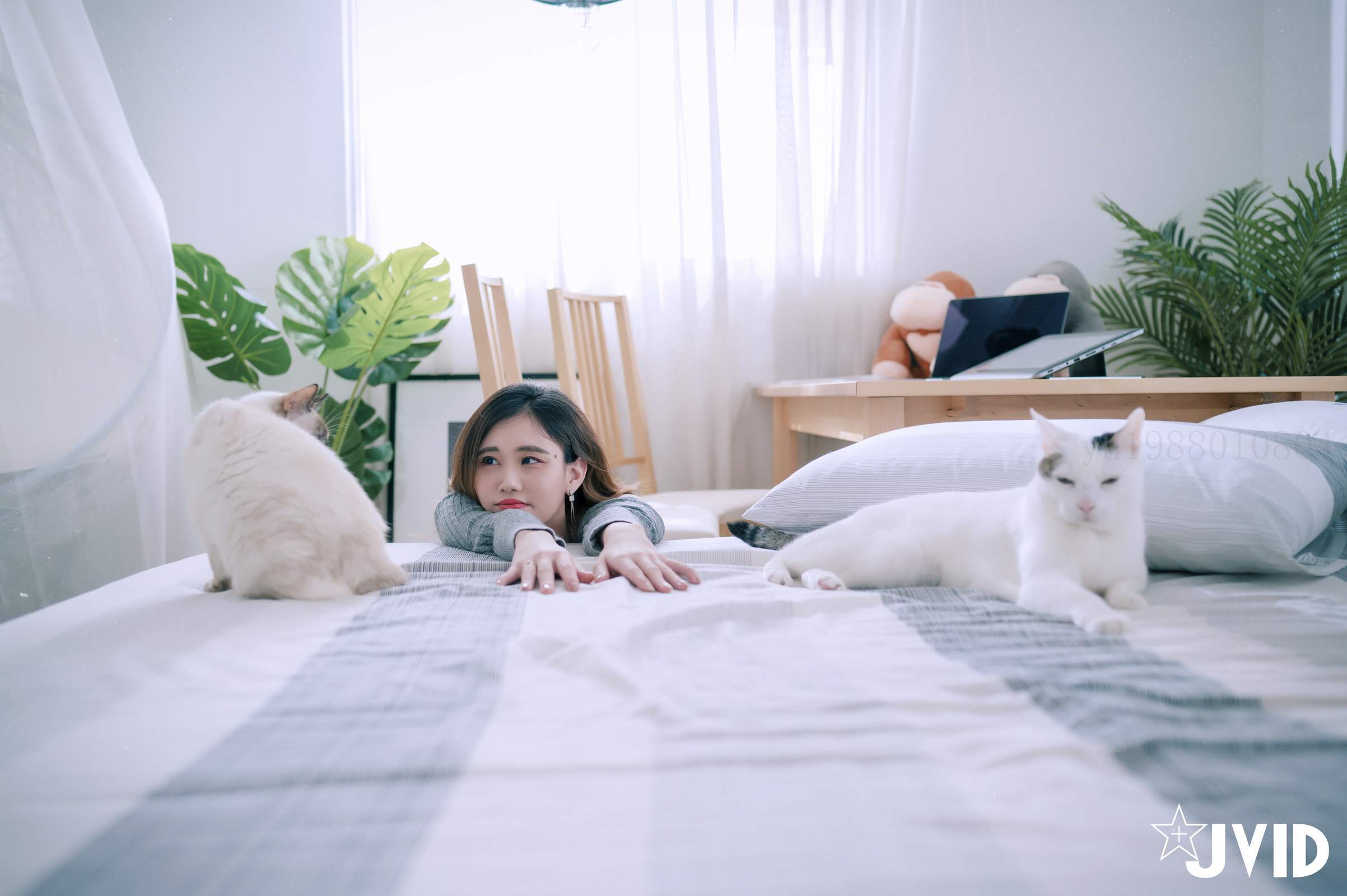JVID精品 美乳女神Jessica到友人家看貓被強制高潮 Set.01 29