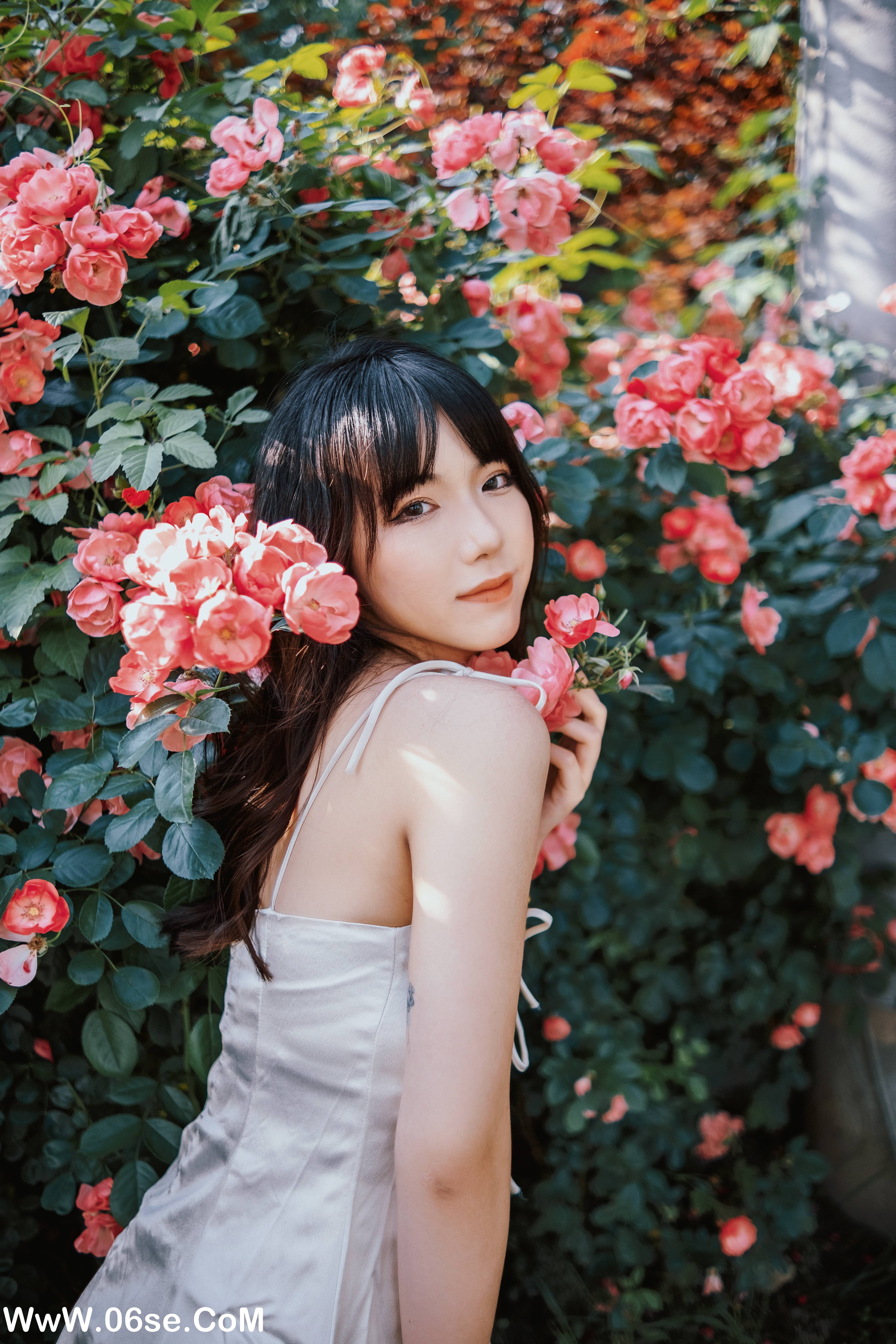 图片[11]-[YITUYU艺图语]2022.06.10 蔷薇花下 依依[25P-398.67MB]-六色网