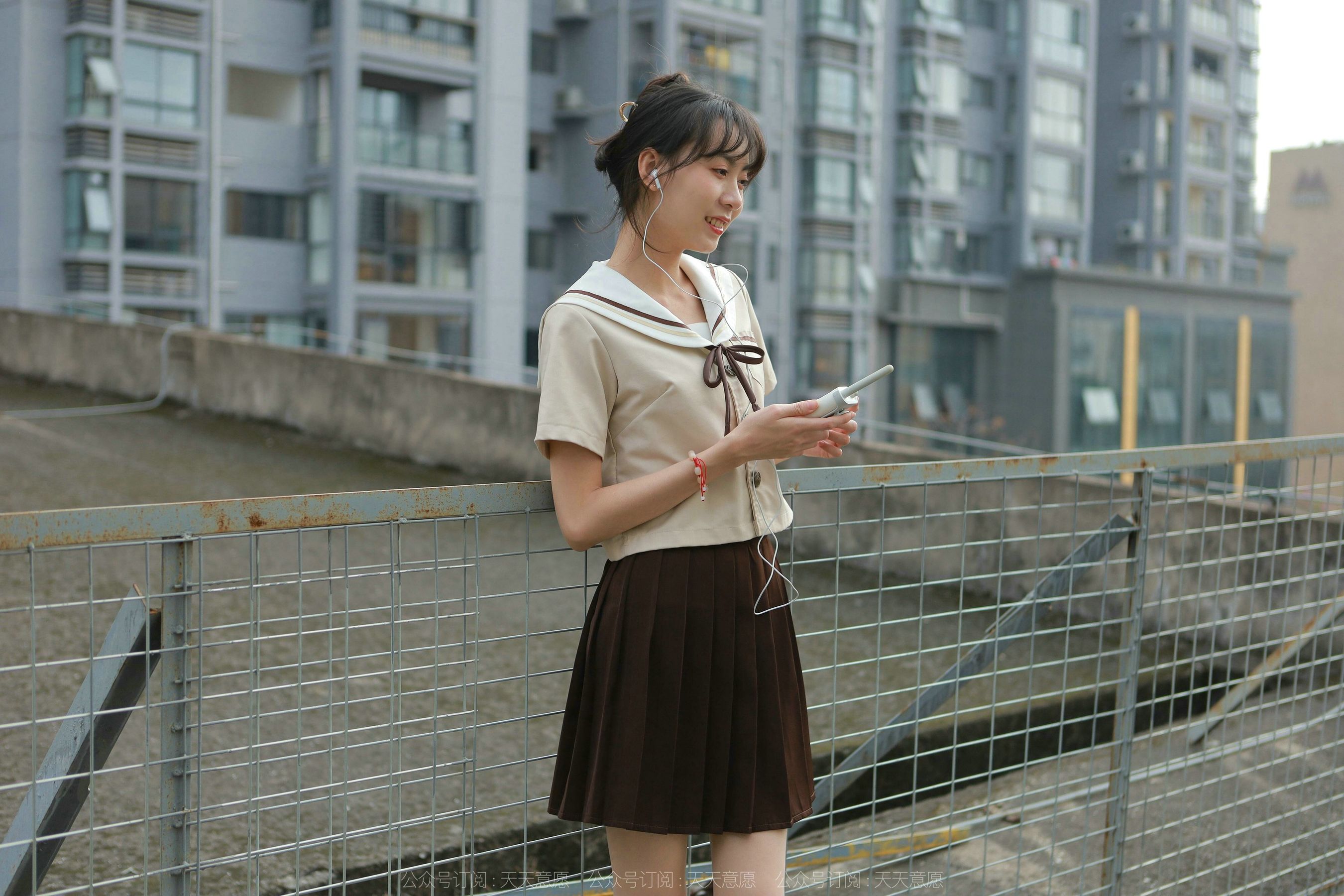 [异思趣向IESS]_模特_团团_《网易云长腿少女》-写真图集共90P 2