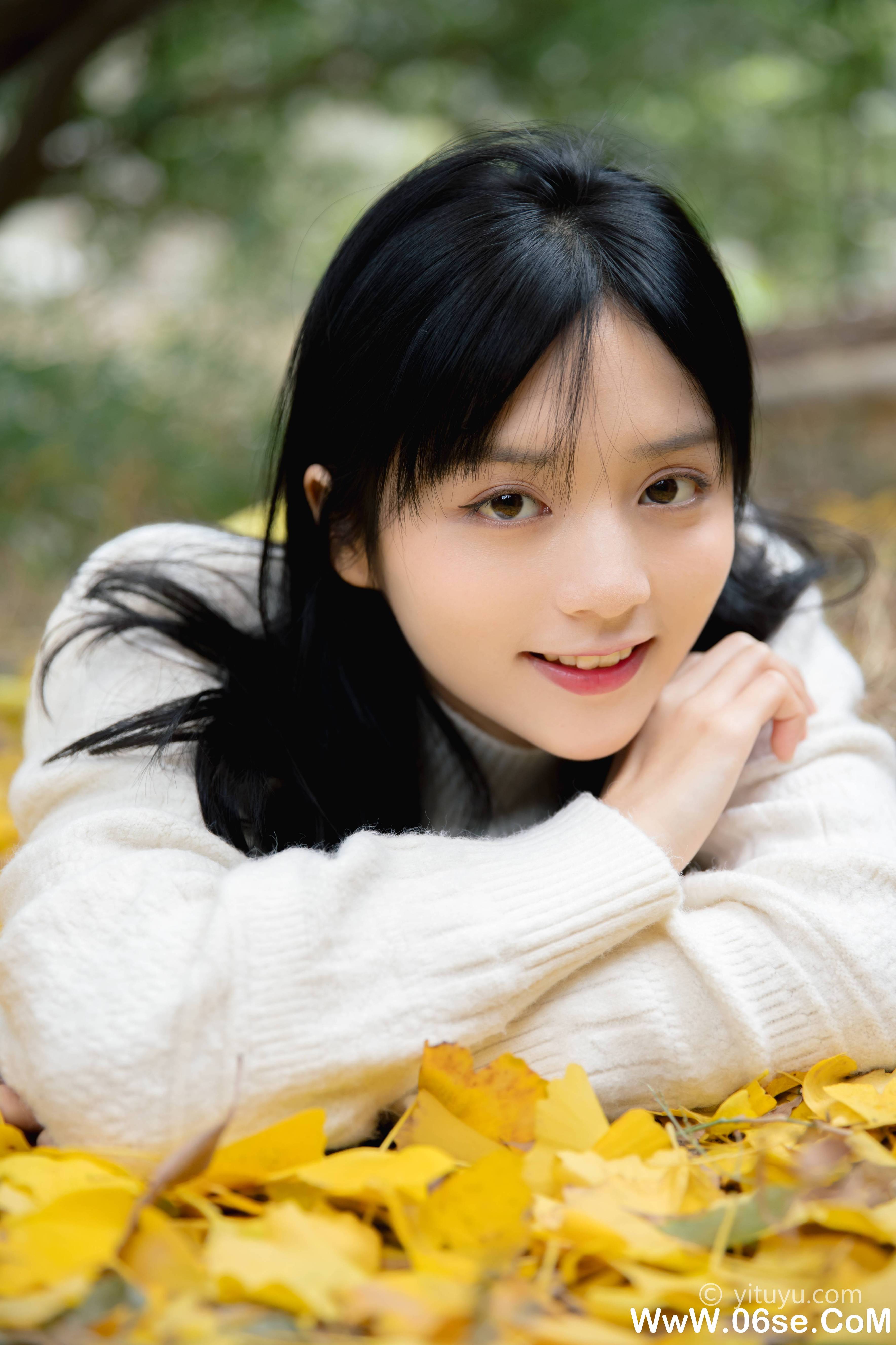 图片[5]-[YITUYU艺图语]2021.08.14 银杏之恋 雨文[38+1P／454MB]-六色网
