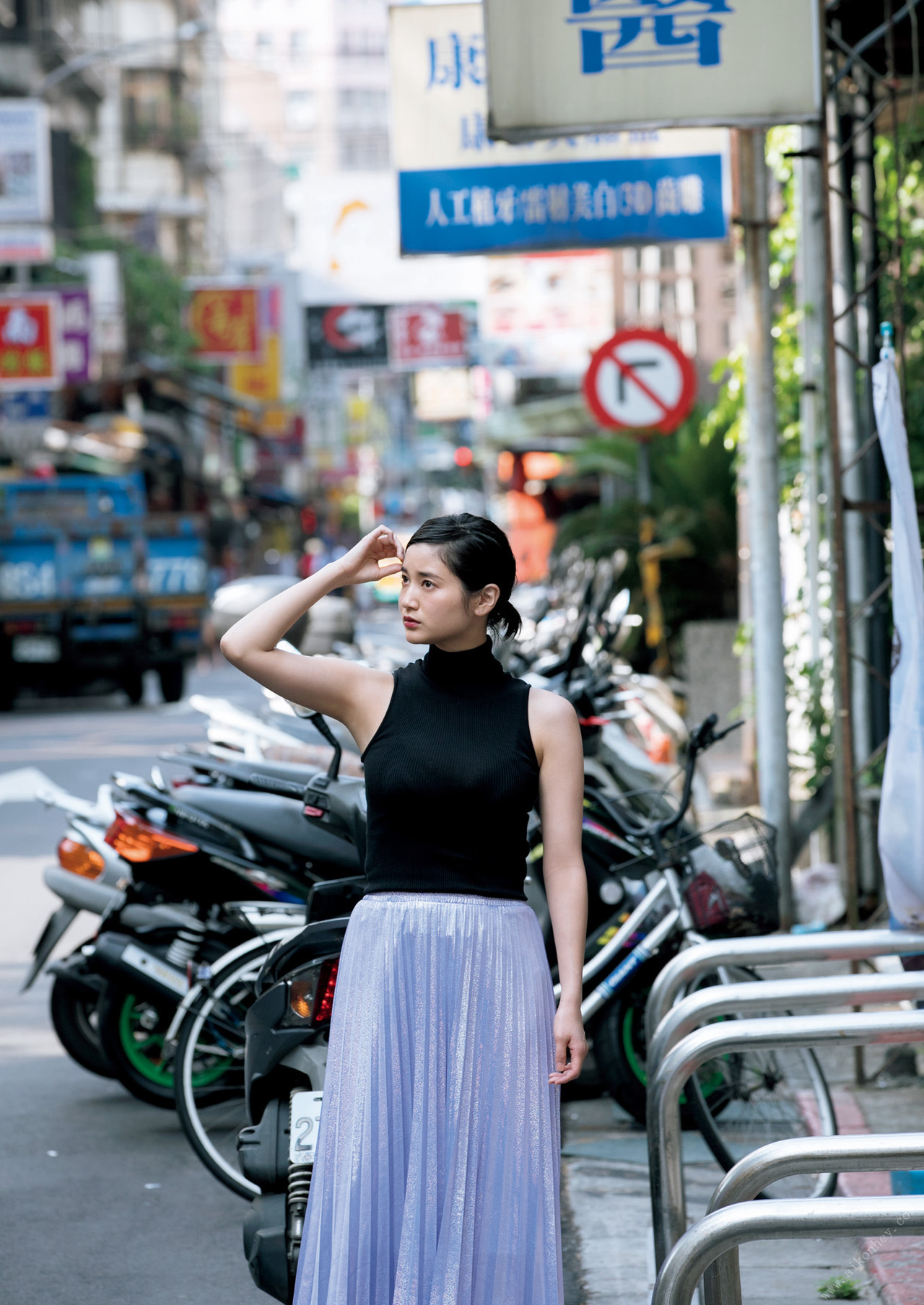 Arisa Deguchi 出口亜梨沙, ファースト写真集 『 EXIT 』 Set.02 2