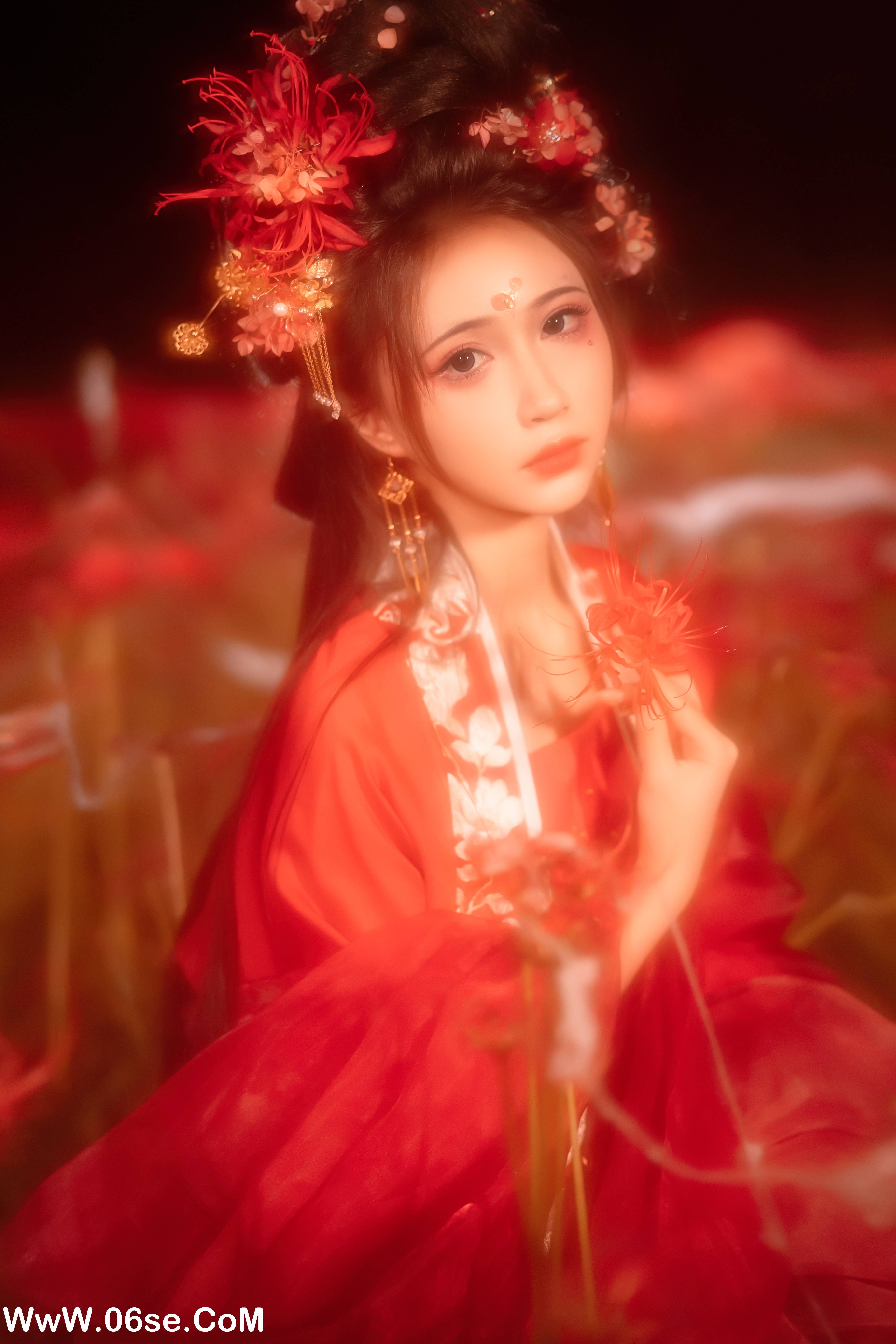 图片[16]-[YITUYU艺图语]2022.12.07 彼岸花 -绮罗生的小苏苏-[31+1P／337MB]-六色网
