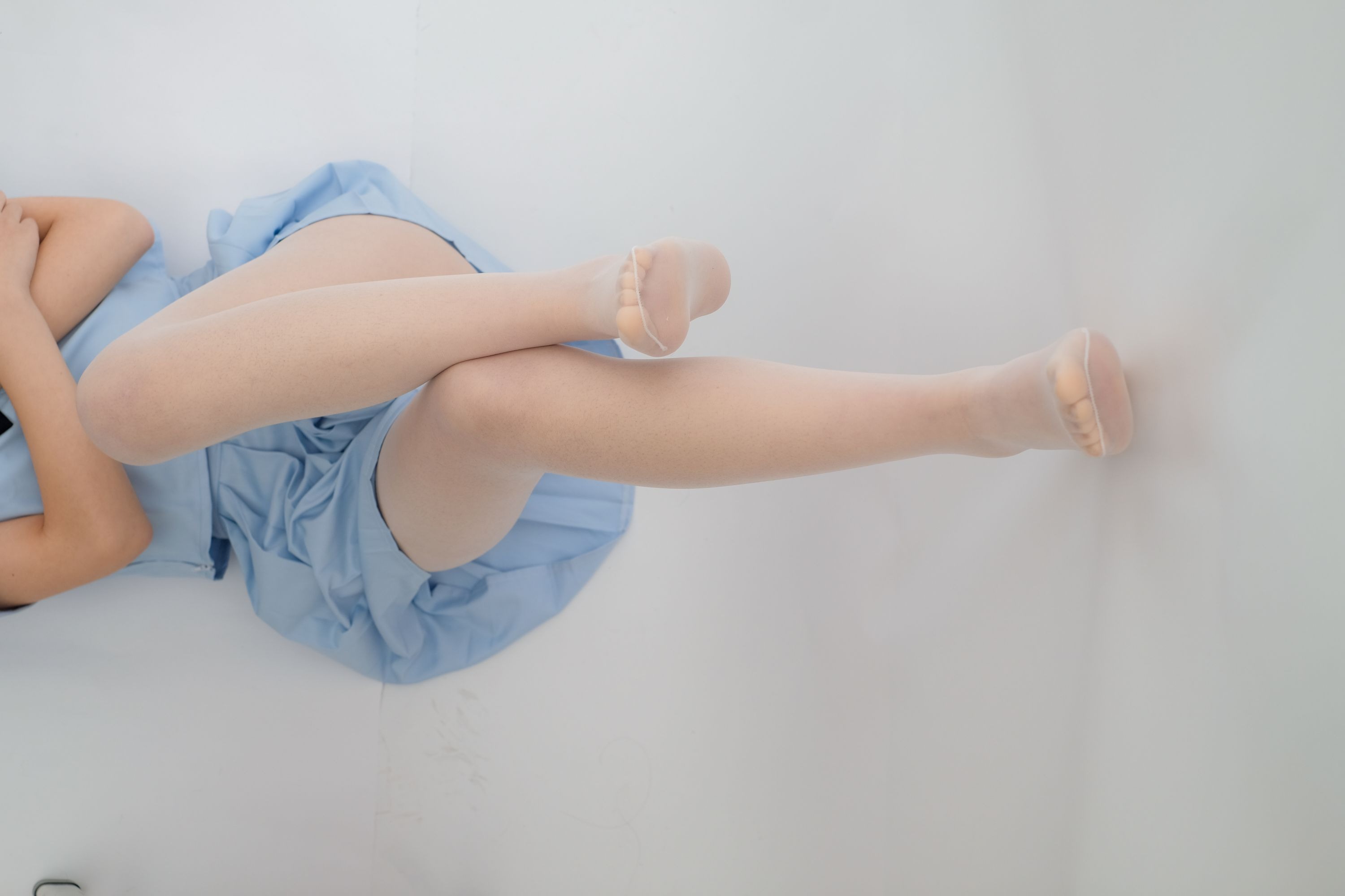 喵写真-[PR15-003] 肉丝美脚玩水瓶[69P1V] 50