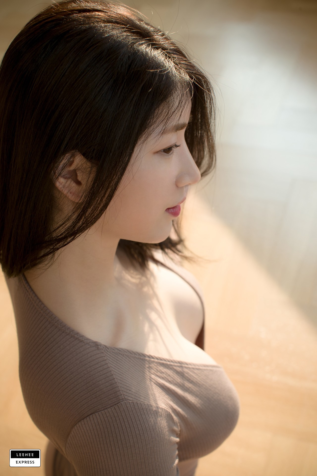 Min.E 민이, [LEEHEE EXPRESS] LEBE-006 25