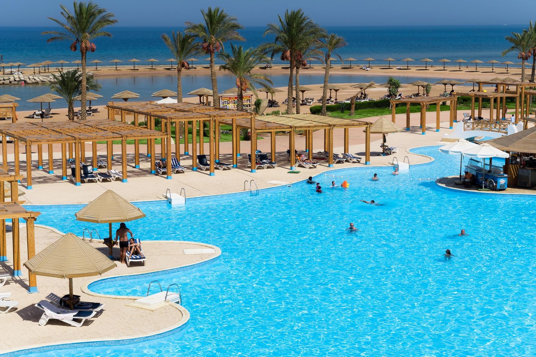 Grand resort hurghada. Отель Гранд Резорт Хургада. Protels Grand Seas Resort 4 Хургада. Hostmark Grand Seas 4 Египет. Grand Resort 5 Египет Хургада.