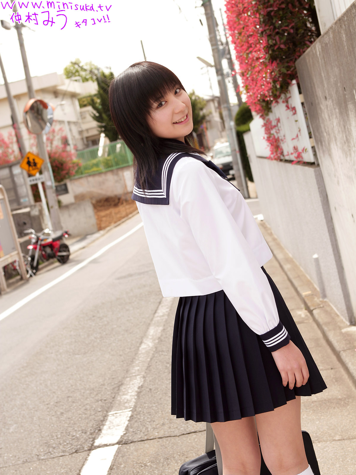 [Image: e617b0f85f711a77ec337.jpg]