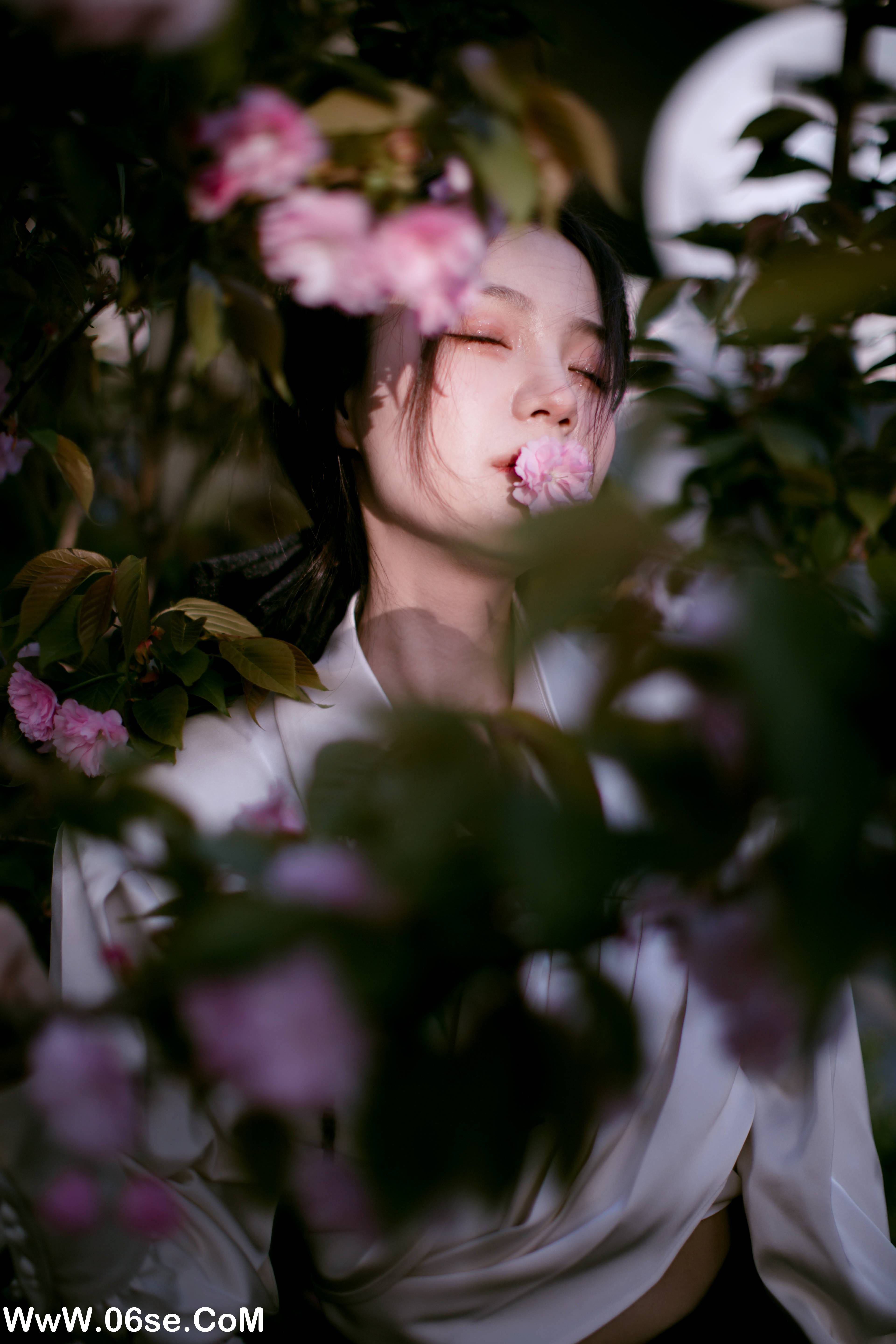 图片[5]-[YITUYU艺图语]2022.07.13 花宴 夏芸是只小考拉[21+1P／203MB]-六色网