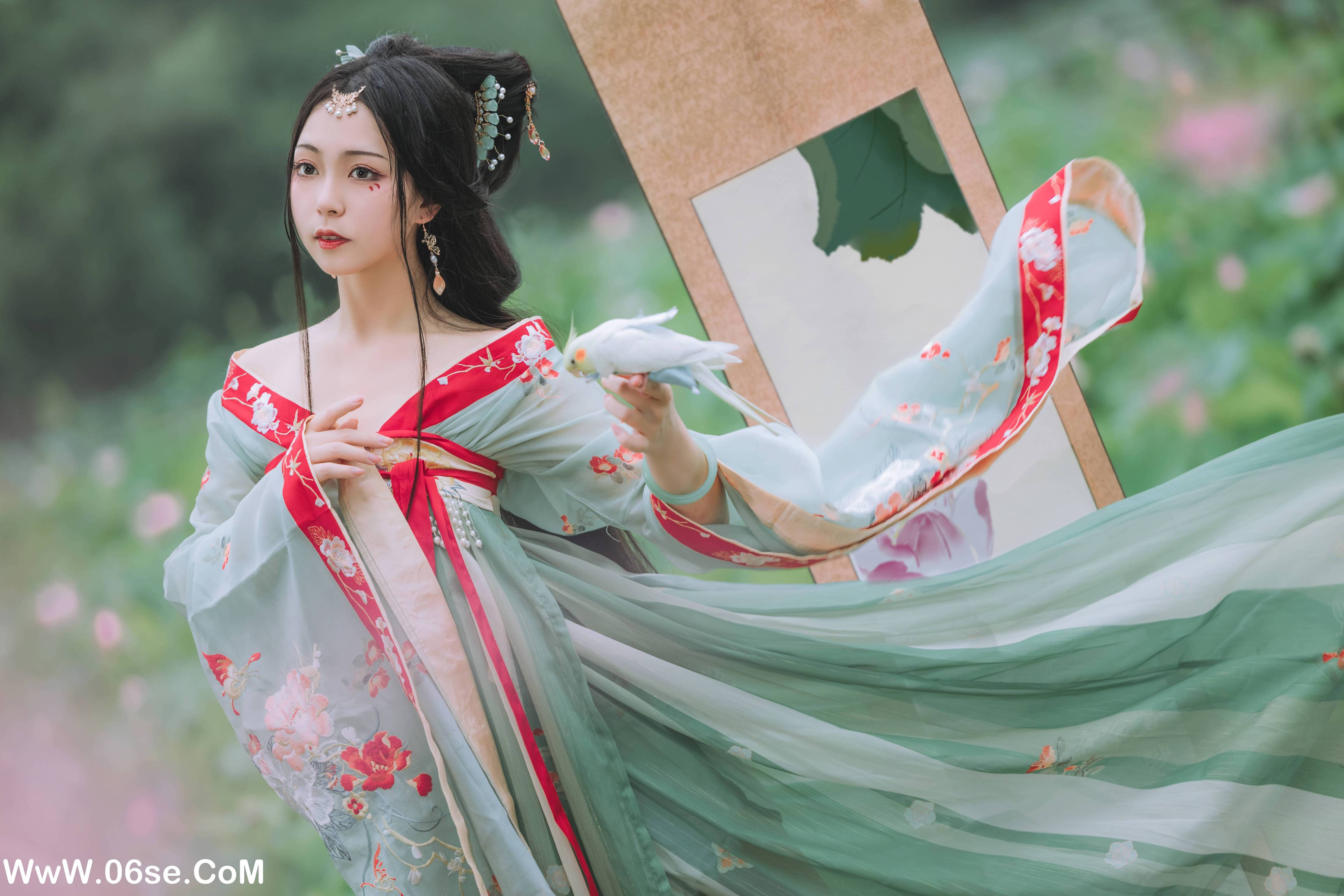 图片[9]-[YITUYU艺图语]2022.08.13 风荷举 阡墨红尘[21+1P／345MB]-六色网