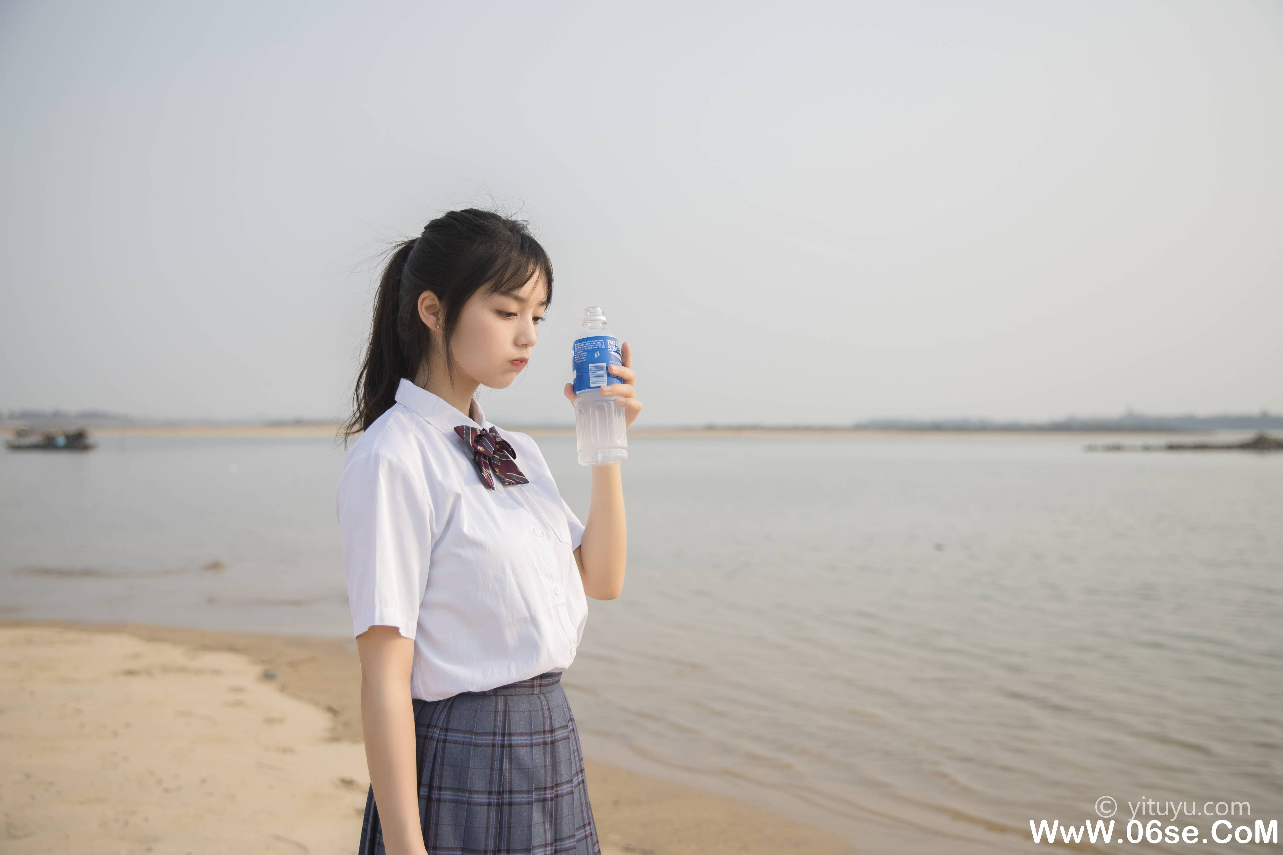 图片[4]-[YITUYU艺图语]2021.09.02 纯真年代 雨文[26+1P／238MB]-六色网
