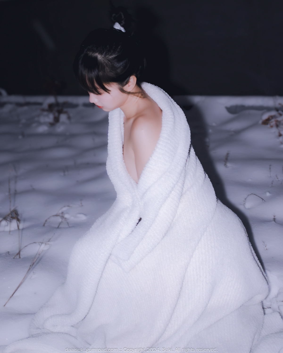 Suki 숙희, Photobook “Snowy Night” Set.01 2