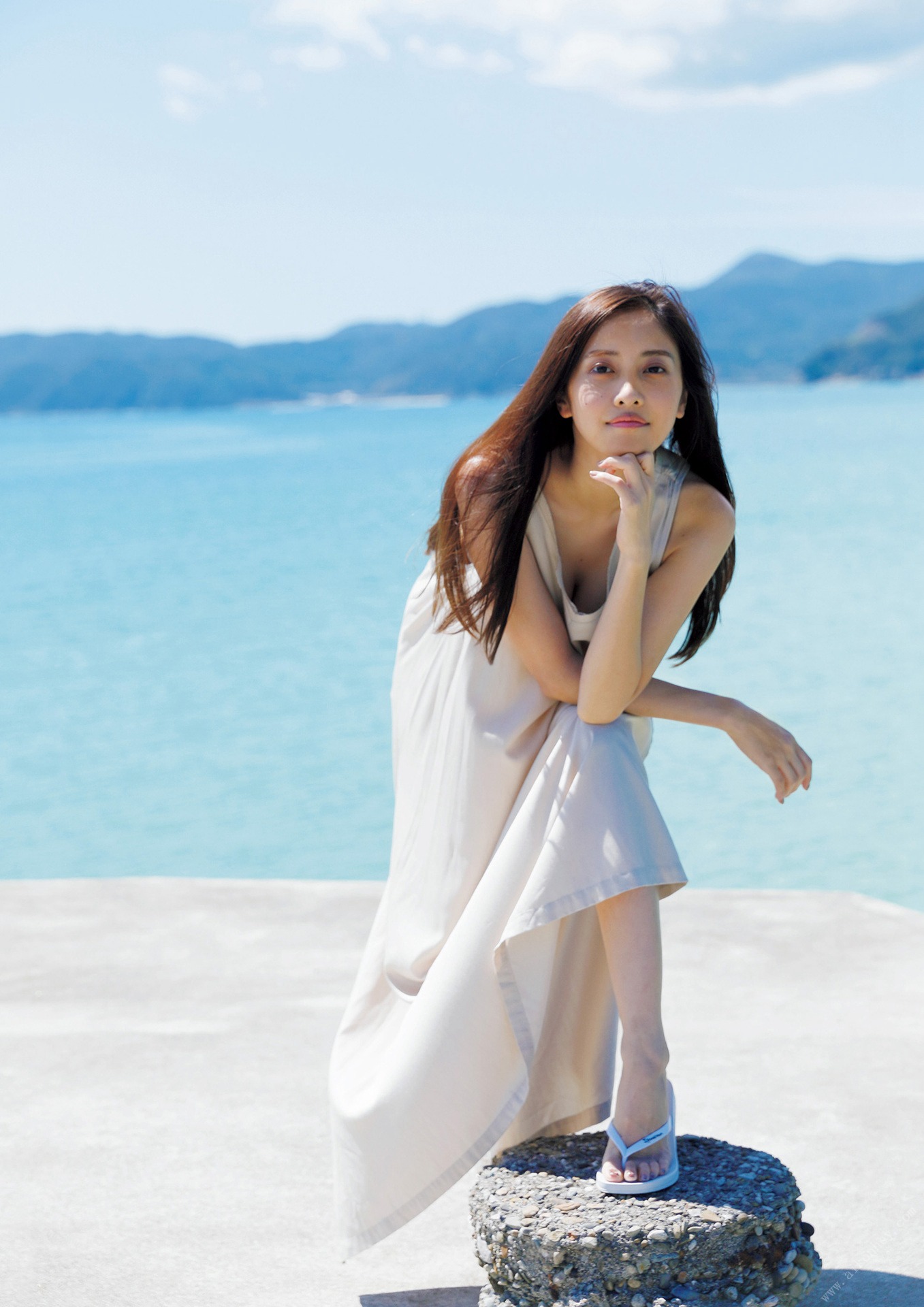 佐野ひなこ写真集「COLORS」 週プレ PHOTO BOOK 145P 61