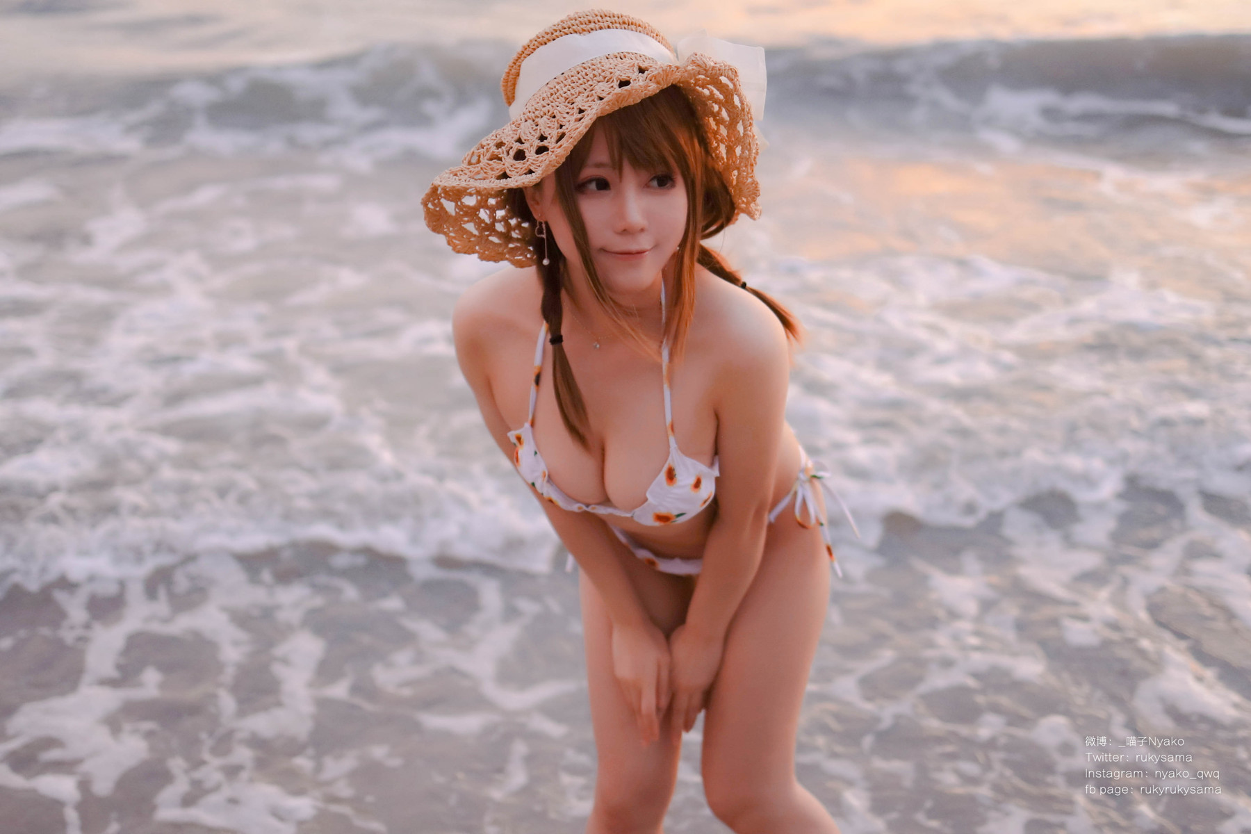 Cosplay Nyako喵子 向日葵比基尼 45