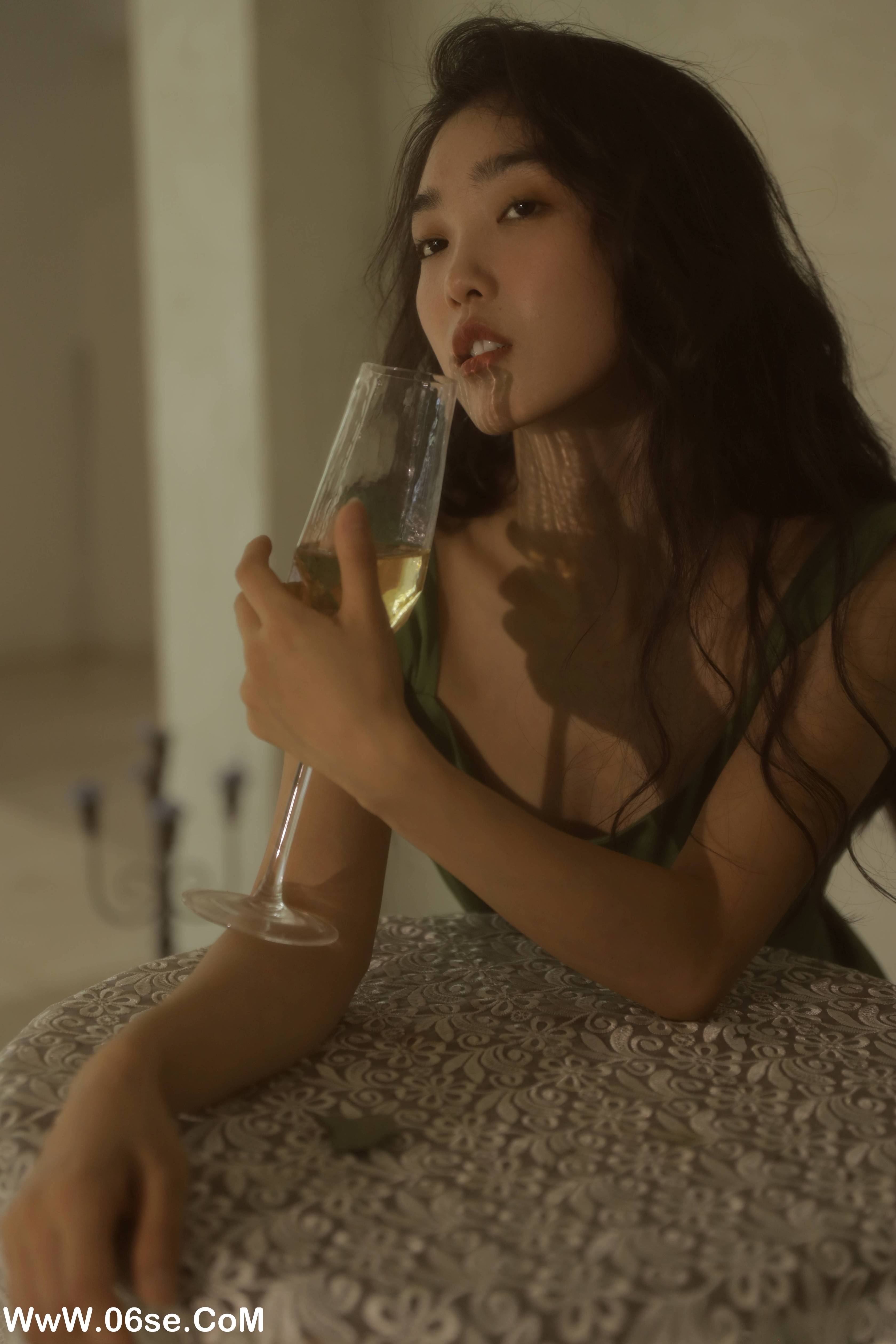图片[9]-[YITUYU艺图语]2022.10.14 绿色连衣裙 海角的郭荣[21+1P／139MB]-六色网