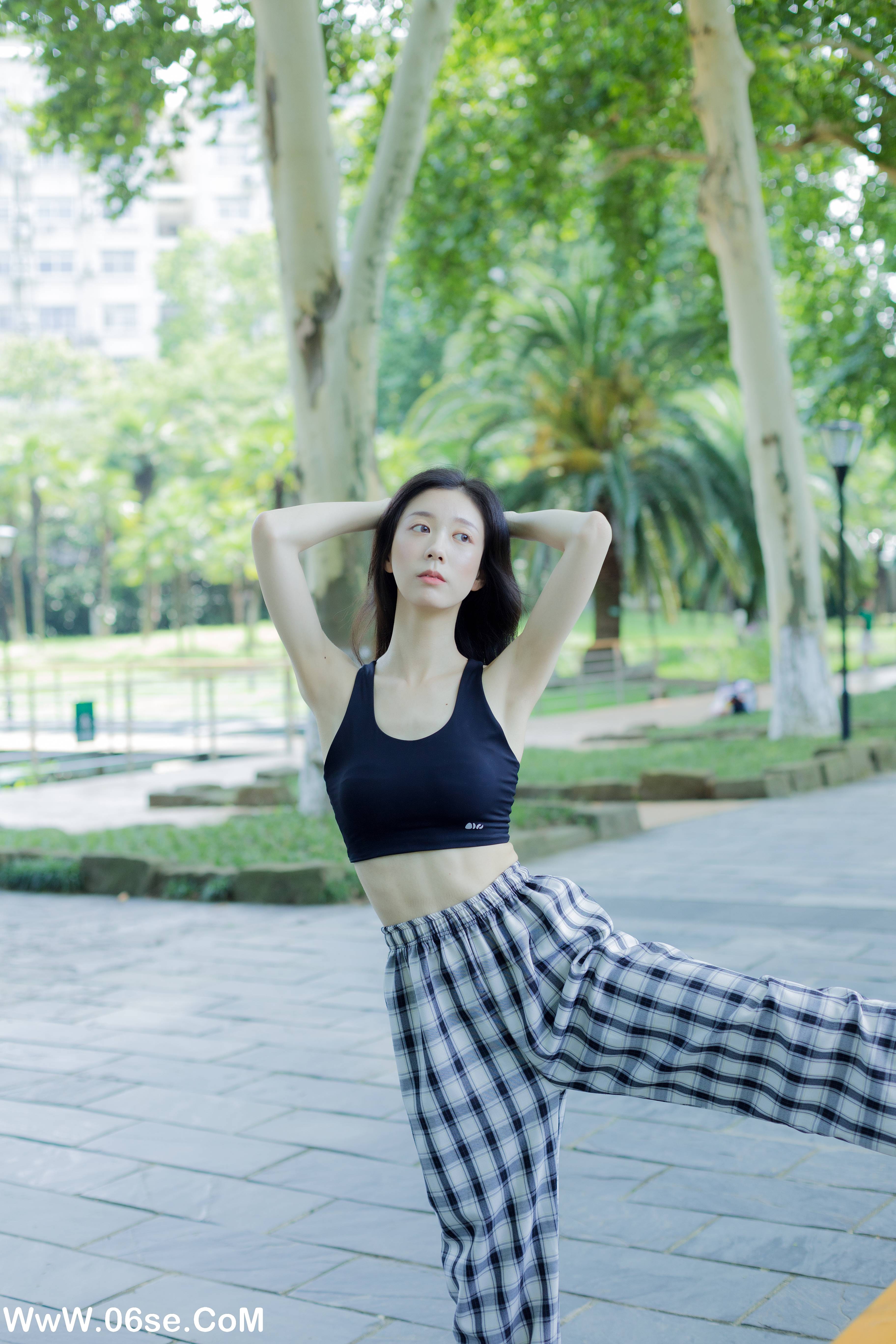 图片[17]-[YITUYU艺图语]2022.09.08 晨练日 饲猫少女-[26+1P／237MB]-六色网
