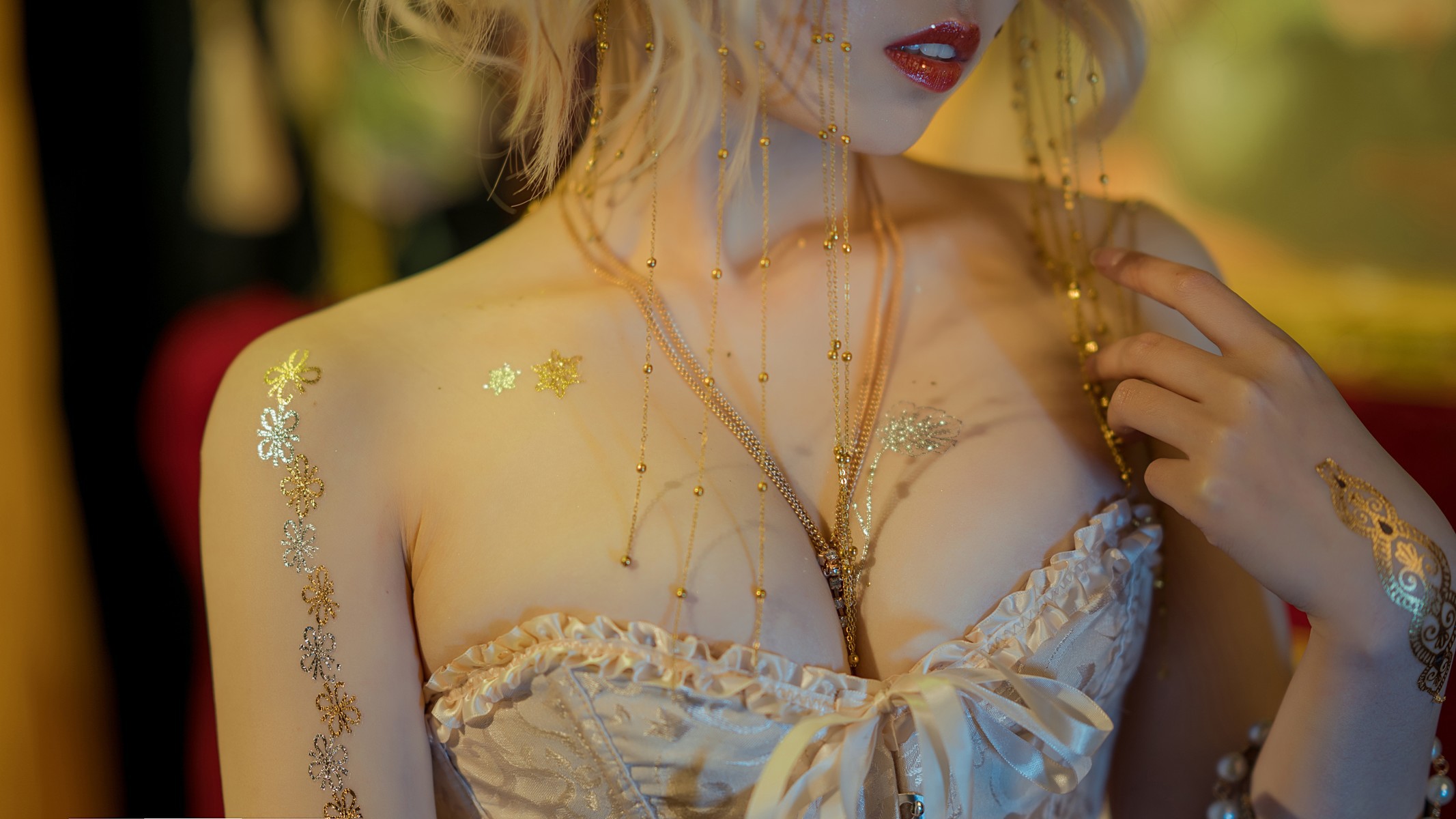 Cosplay 七月喵子 献上王的冠冕 26