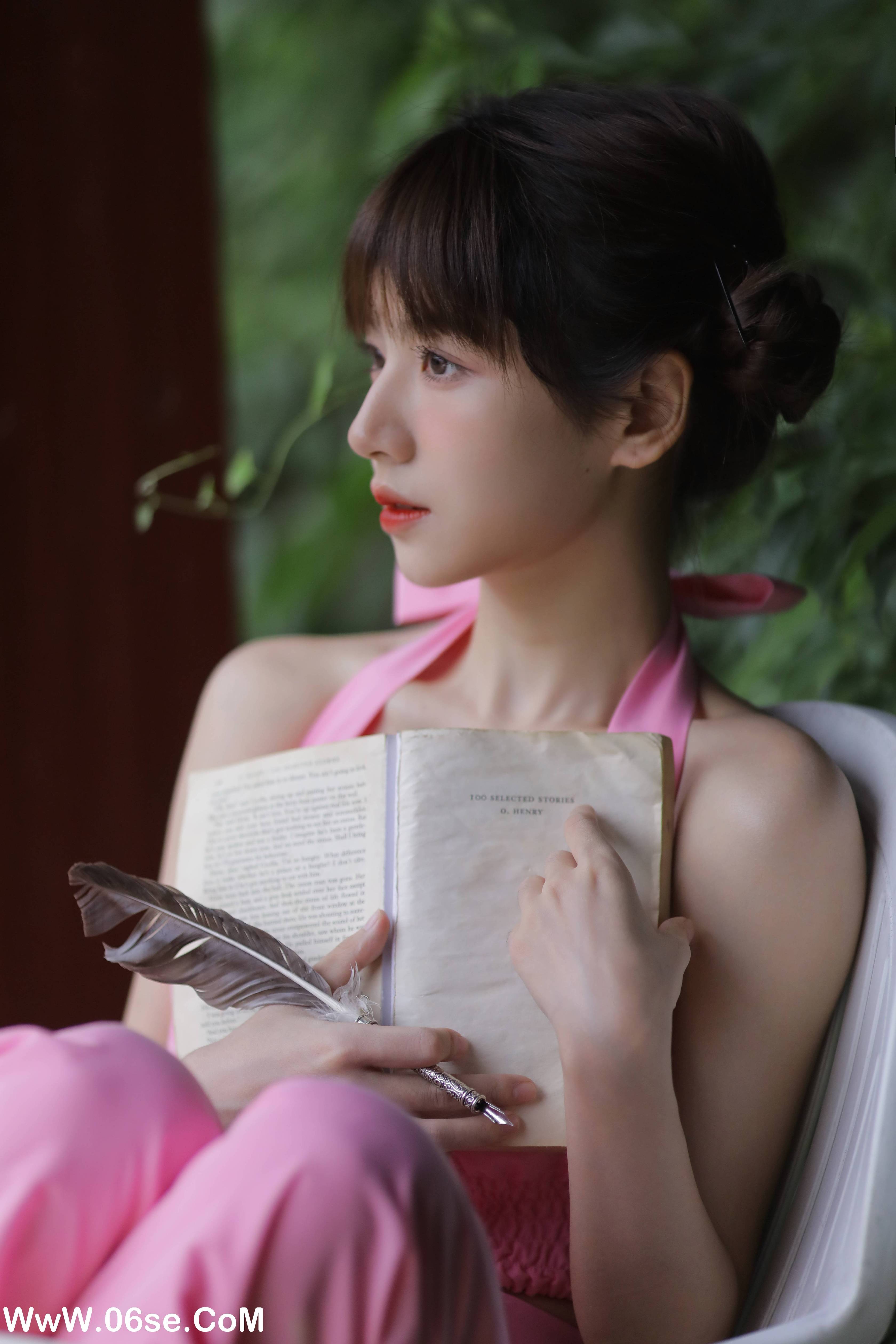 图片[24]-[YITUYU艺图语]2022.11.21 粉色背带裤 顾林x[31+1P／356MB]-六色网