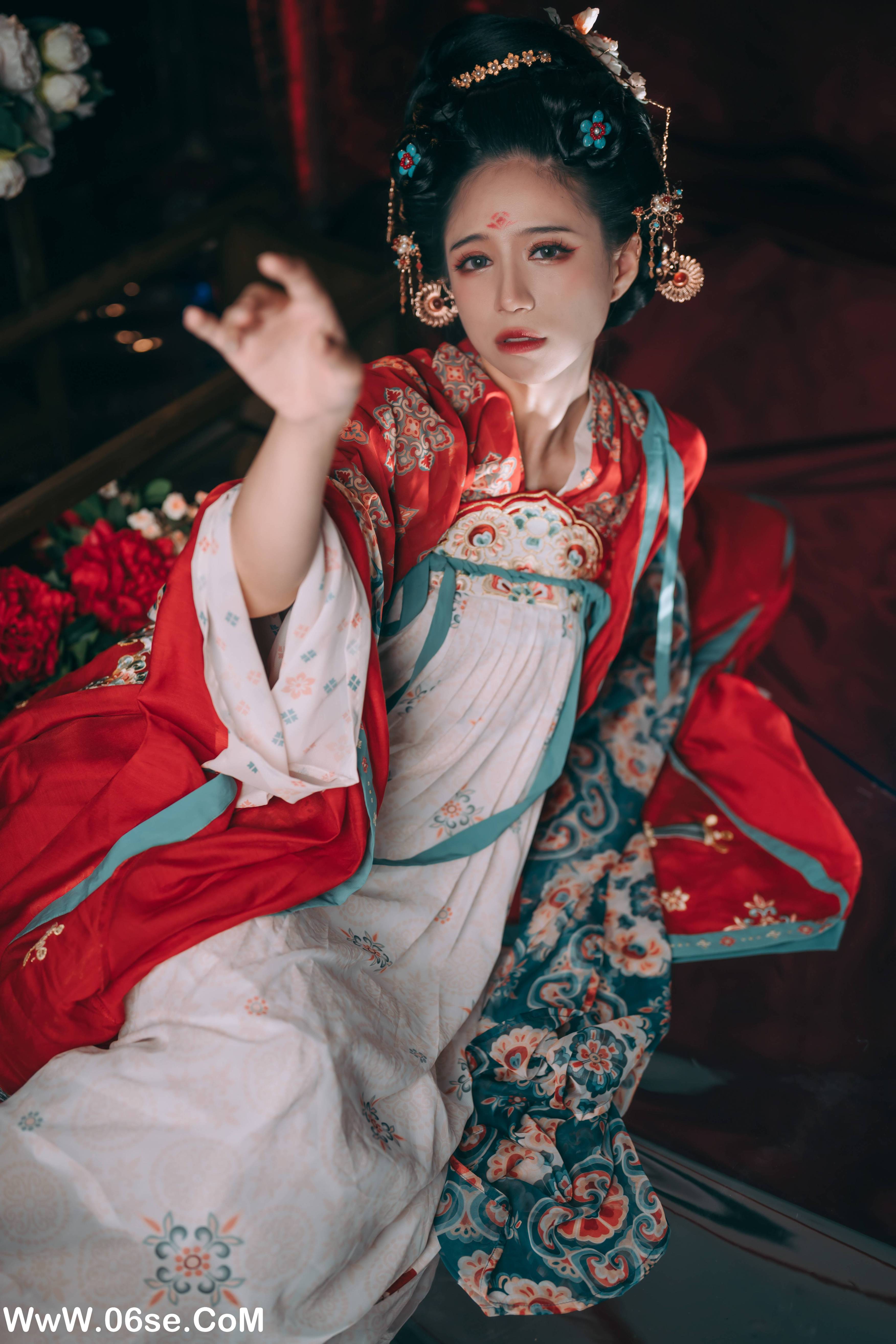 图片[17]-[YITUYU艺图语]2022.09.10 花想容颜 贰加六[22+1P／87.2MB]-六色网