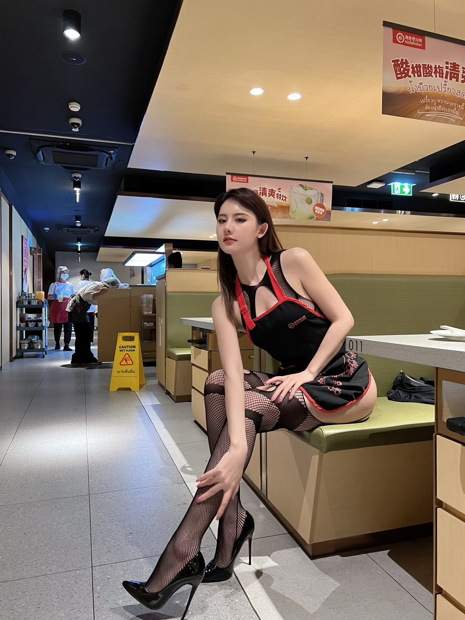 就是阿朱啊 - 海底捞+连体白丝露出 66P 6