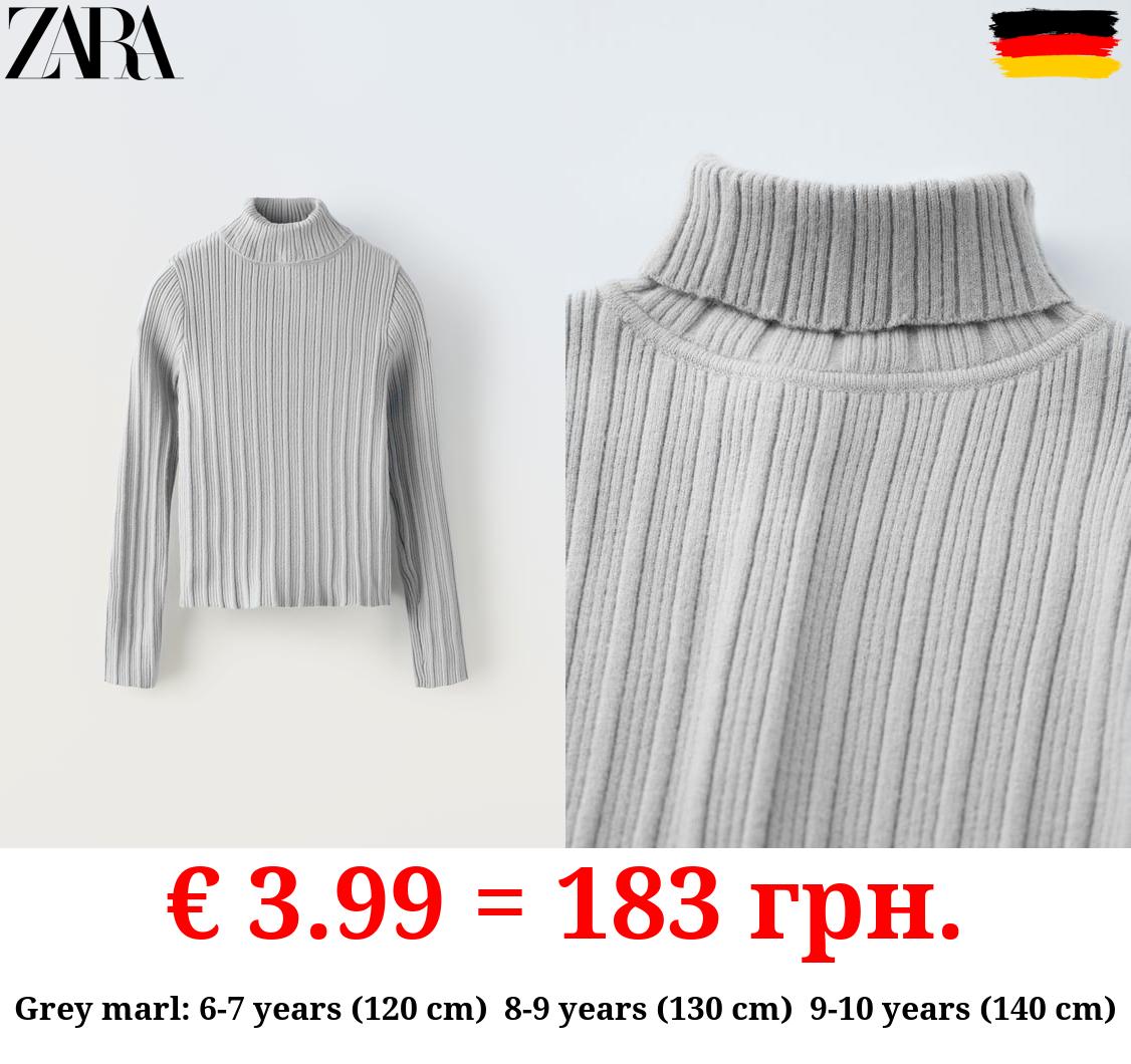 RIBBED TURTLENECK SWEATER