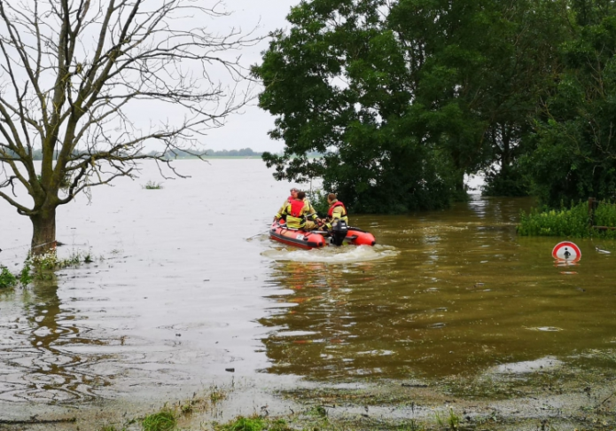 Mindestens 157 Tote nach Unwetter - Telegraph