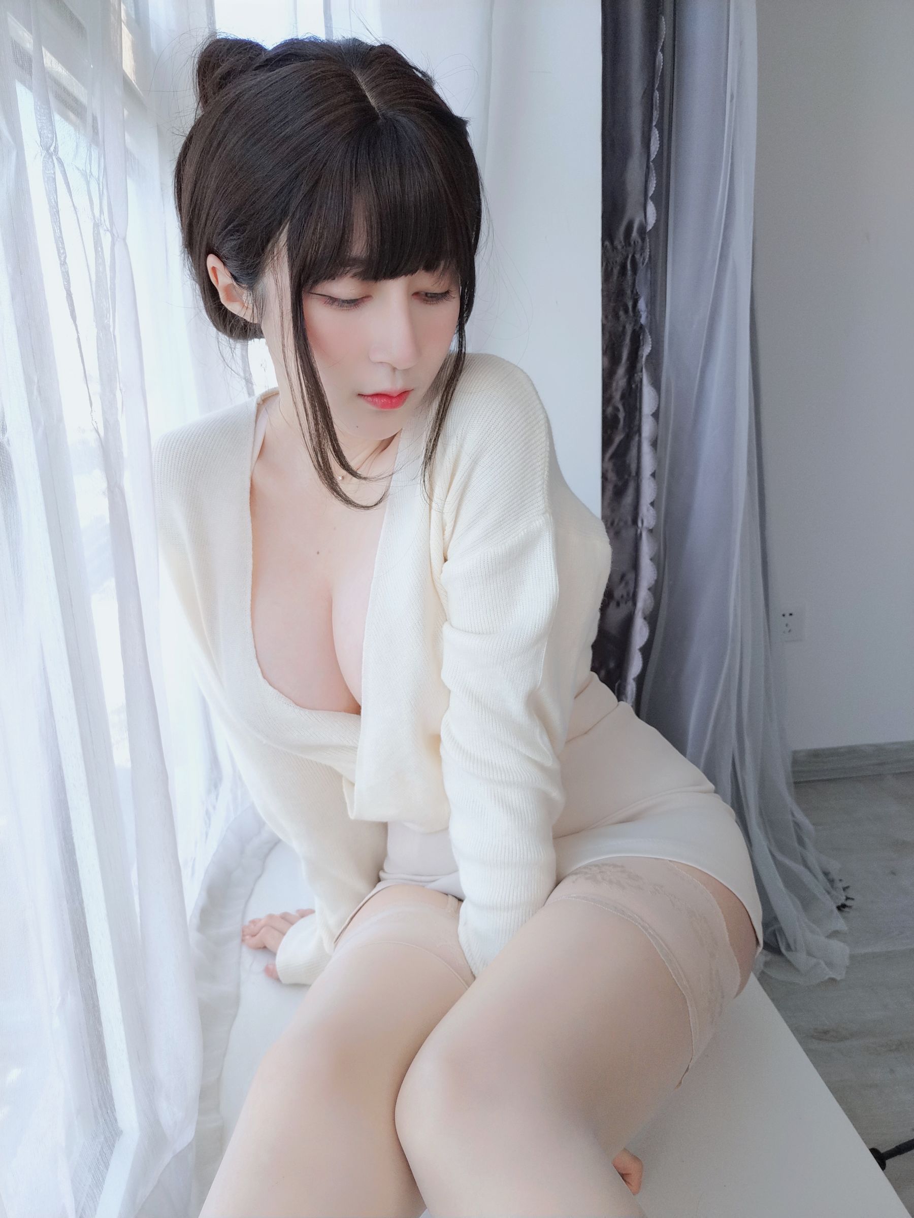 [福利COS]_Coser小姐姐白银_-_OL丝情-写真图集共25P 6