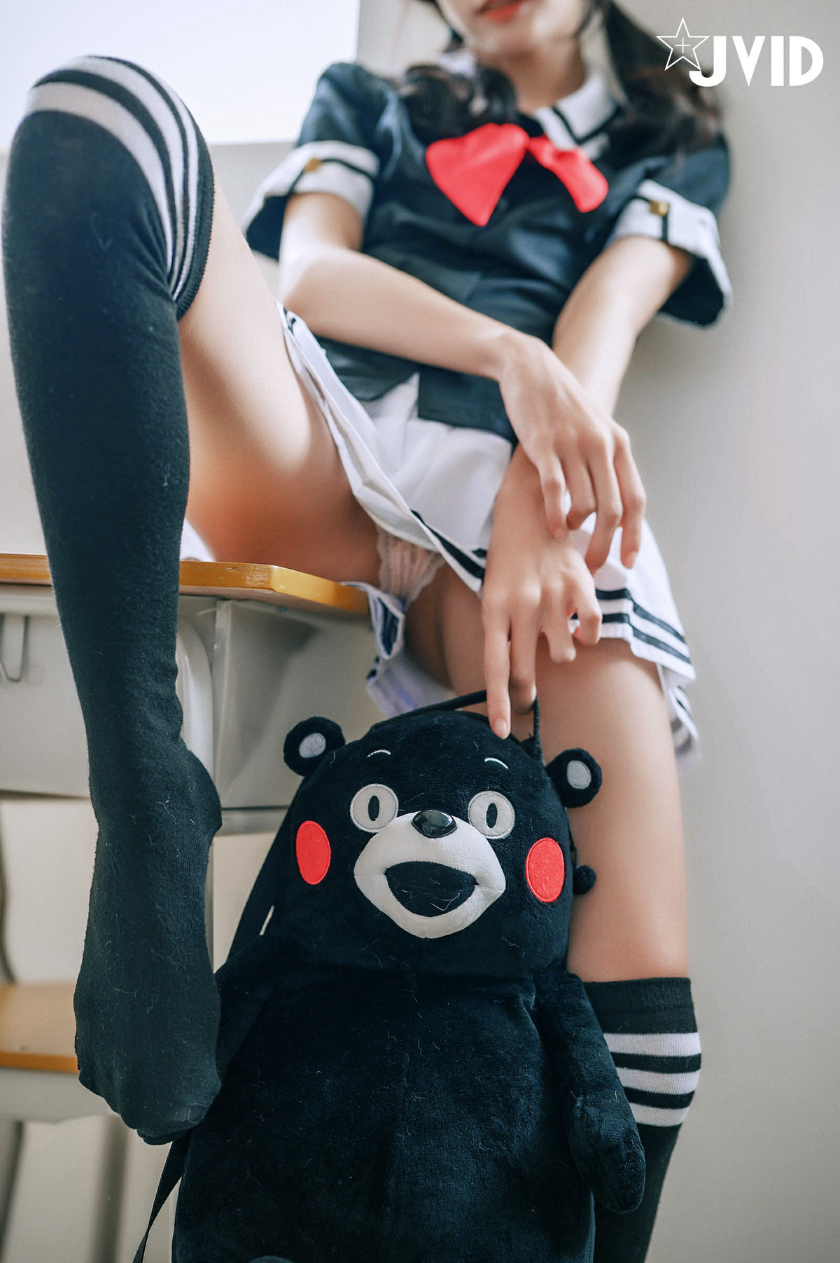 JVID精品 高顏值甜美學妹誘惑?清純校花?放學後的教室，學妹說她喜歡我 Vol.01 15