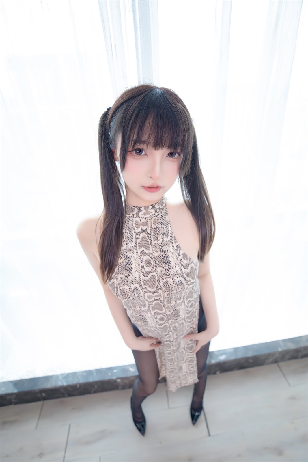 神楽坂真冬 蟒纹旗袍 47