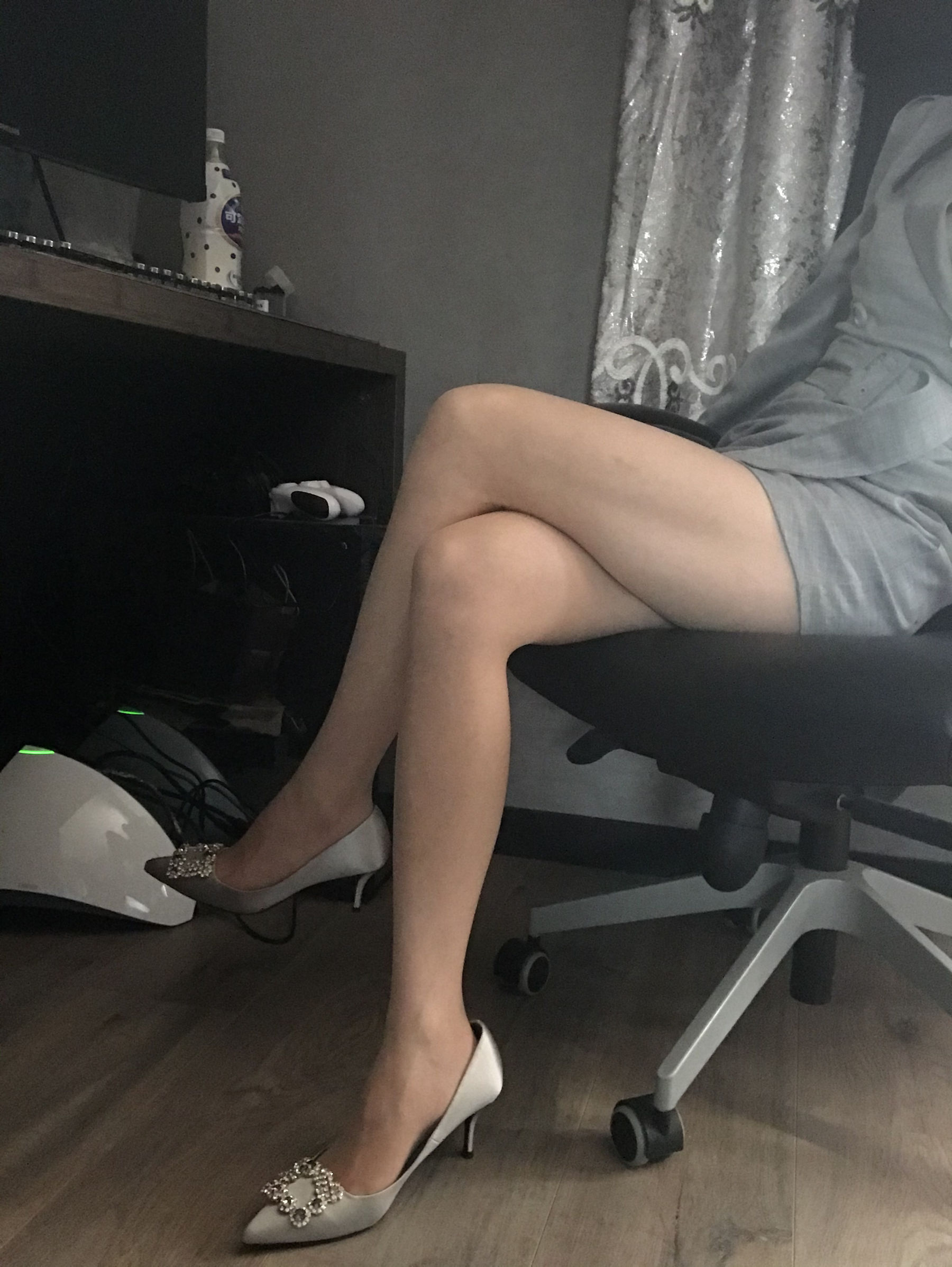 [福利COS]_丝足博主麋鹿_Monroe_2020.04.15_御姐薄丝-写真图集共29P 7