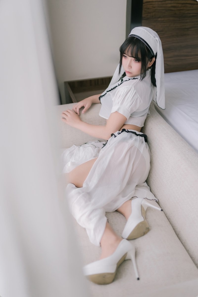 [Cos]抱走莫子 - 纯白修女[42P] 2