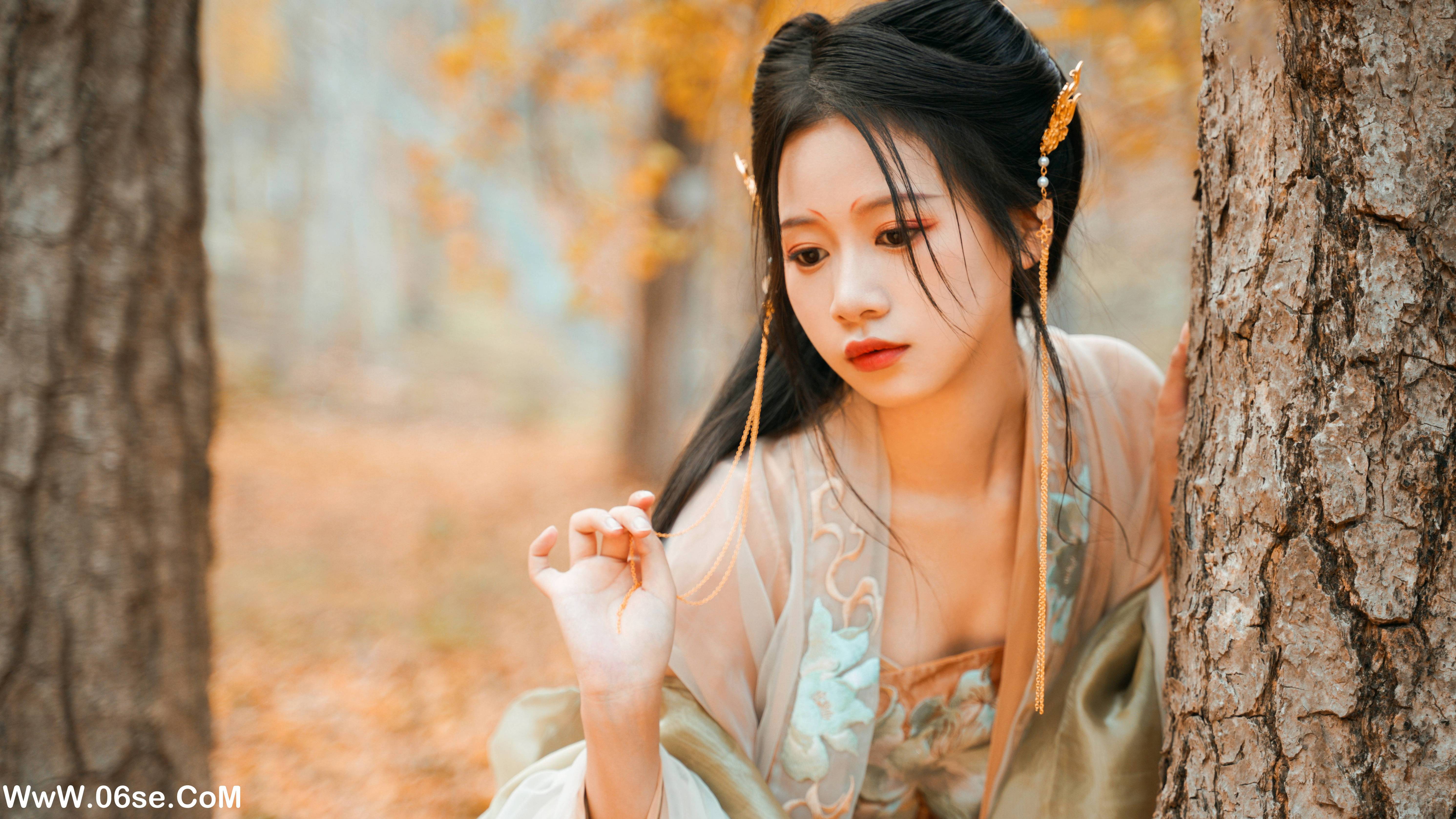 图片[38]-[YITUYU艺图语]2022.12.12 银杏树下 旺旺小小舒[38+1P／467MB]-六色网